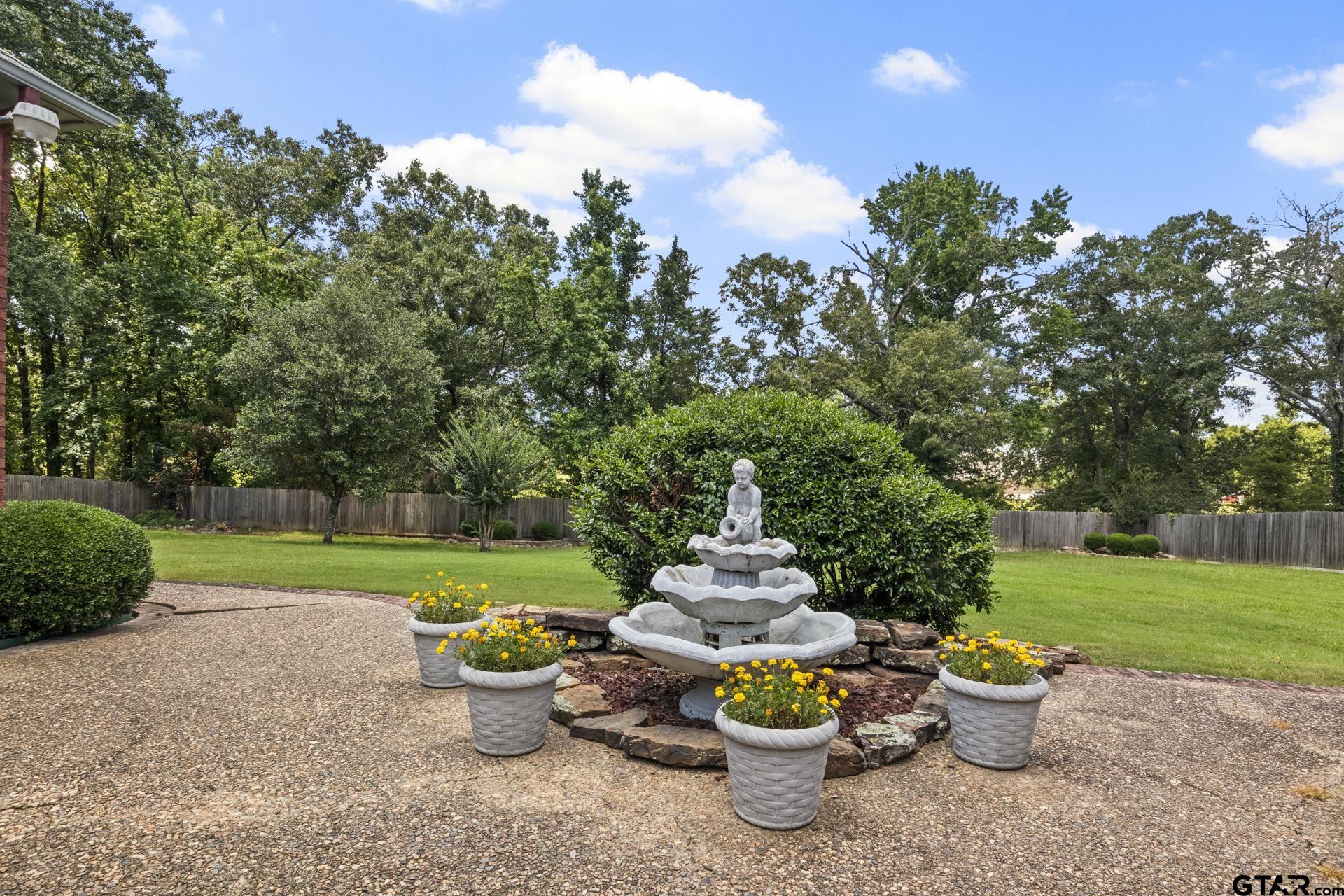 903 Deer Trail Ln