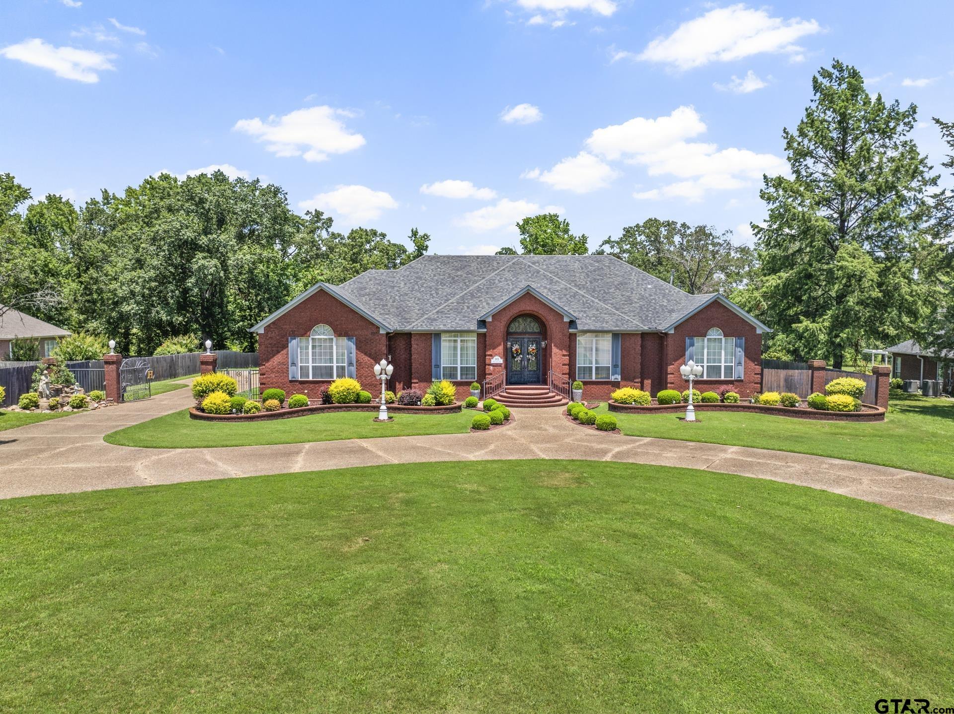 903 Deer Trail Ln