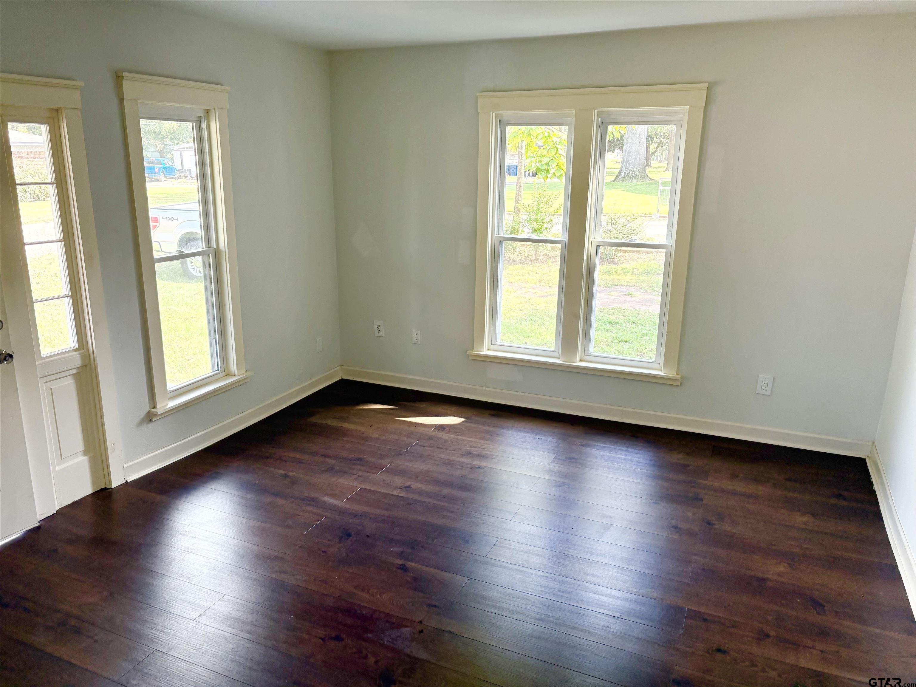206 LIVE OAK