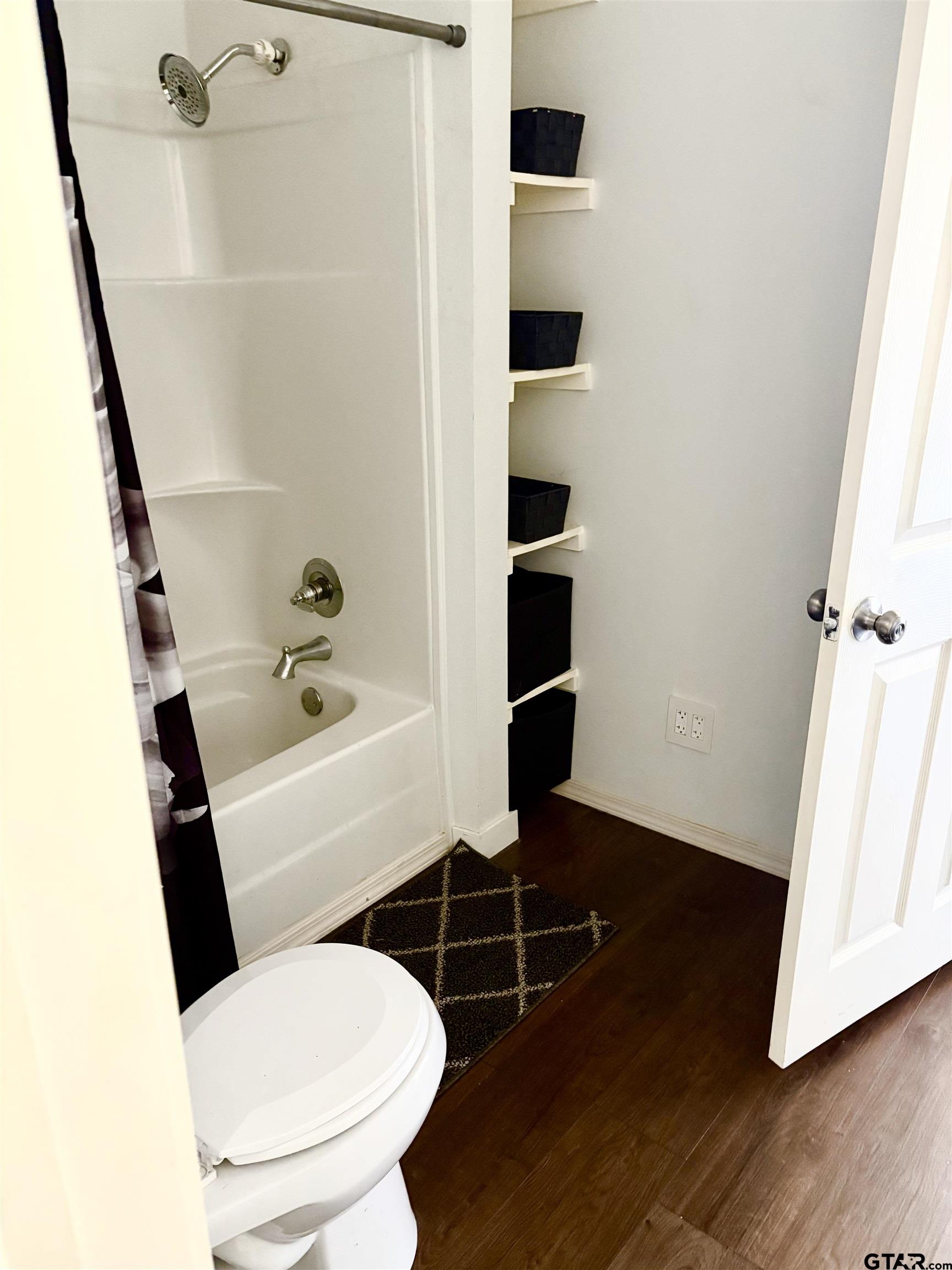 206 LIVE OAK