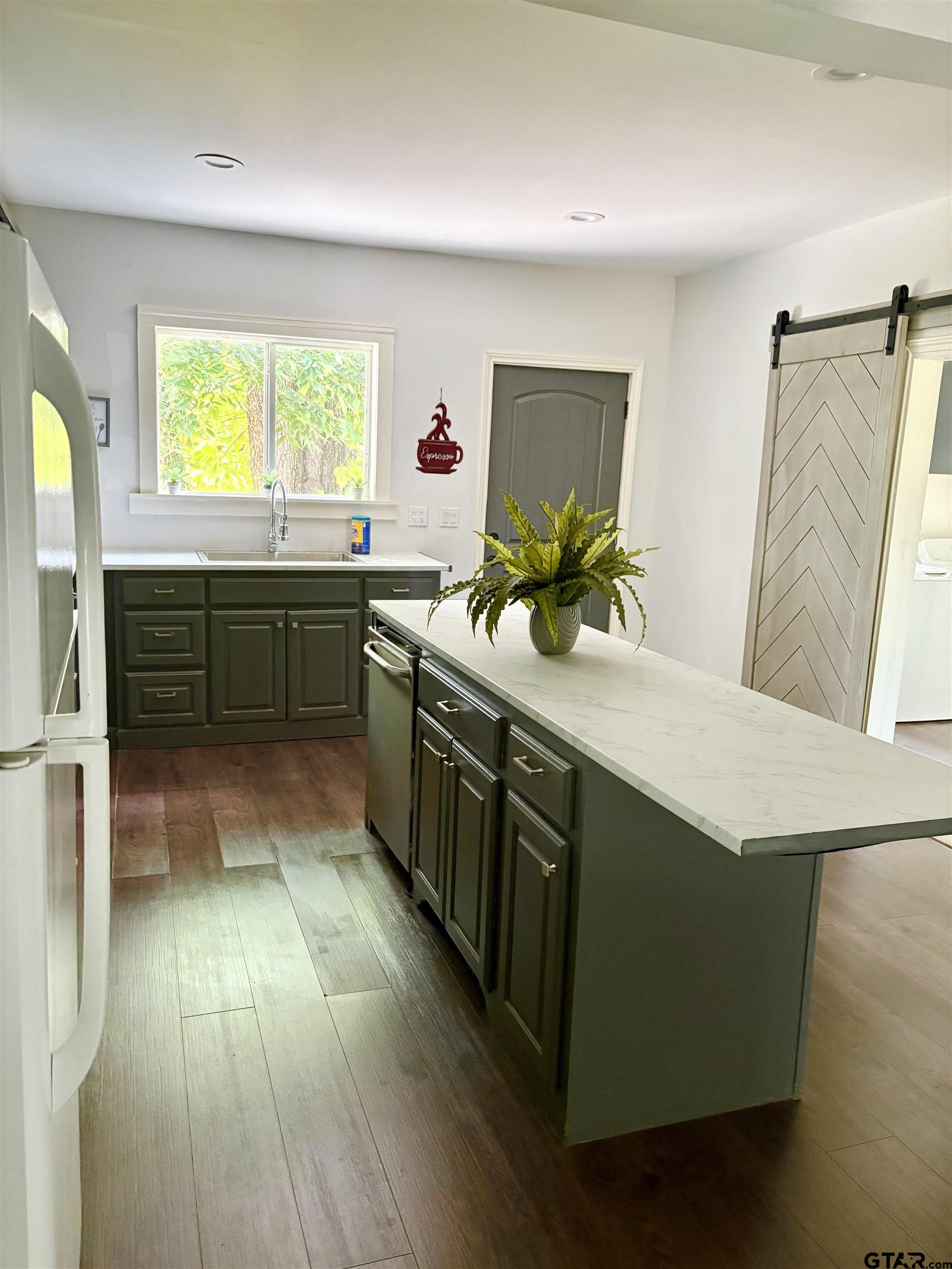 206 LIVE OAK