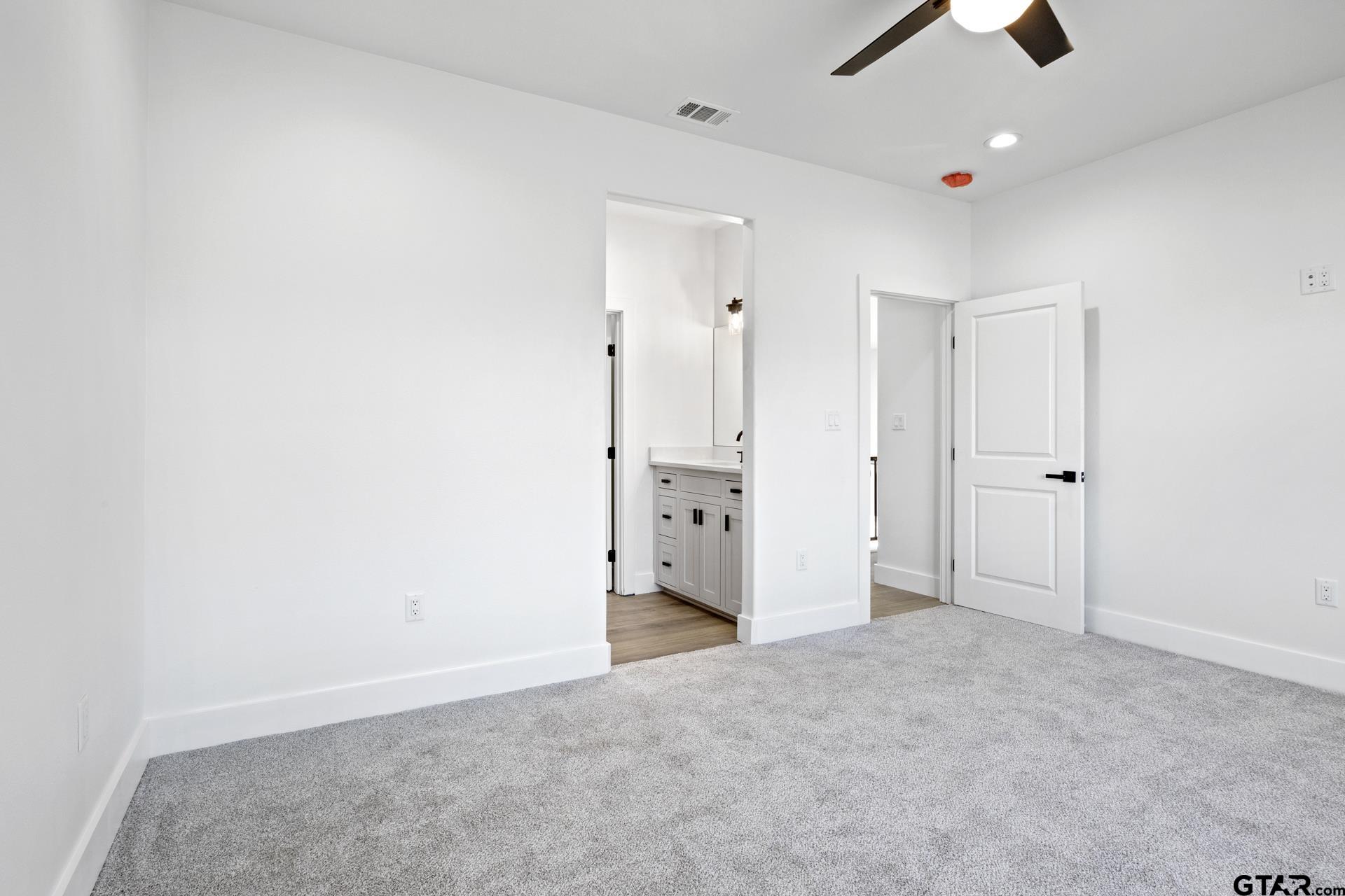126 Private Road 2712