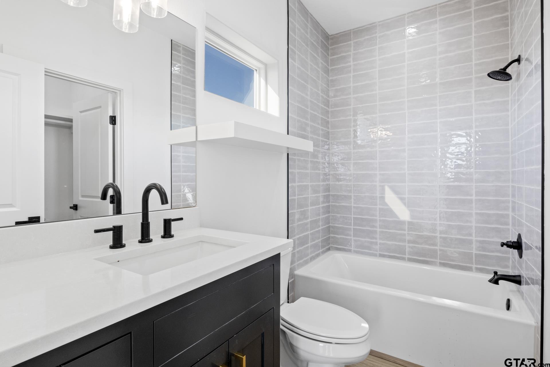 126 Private Road 2712