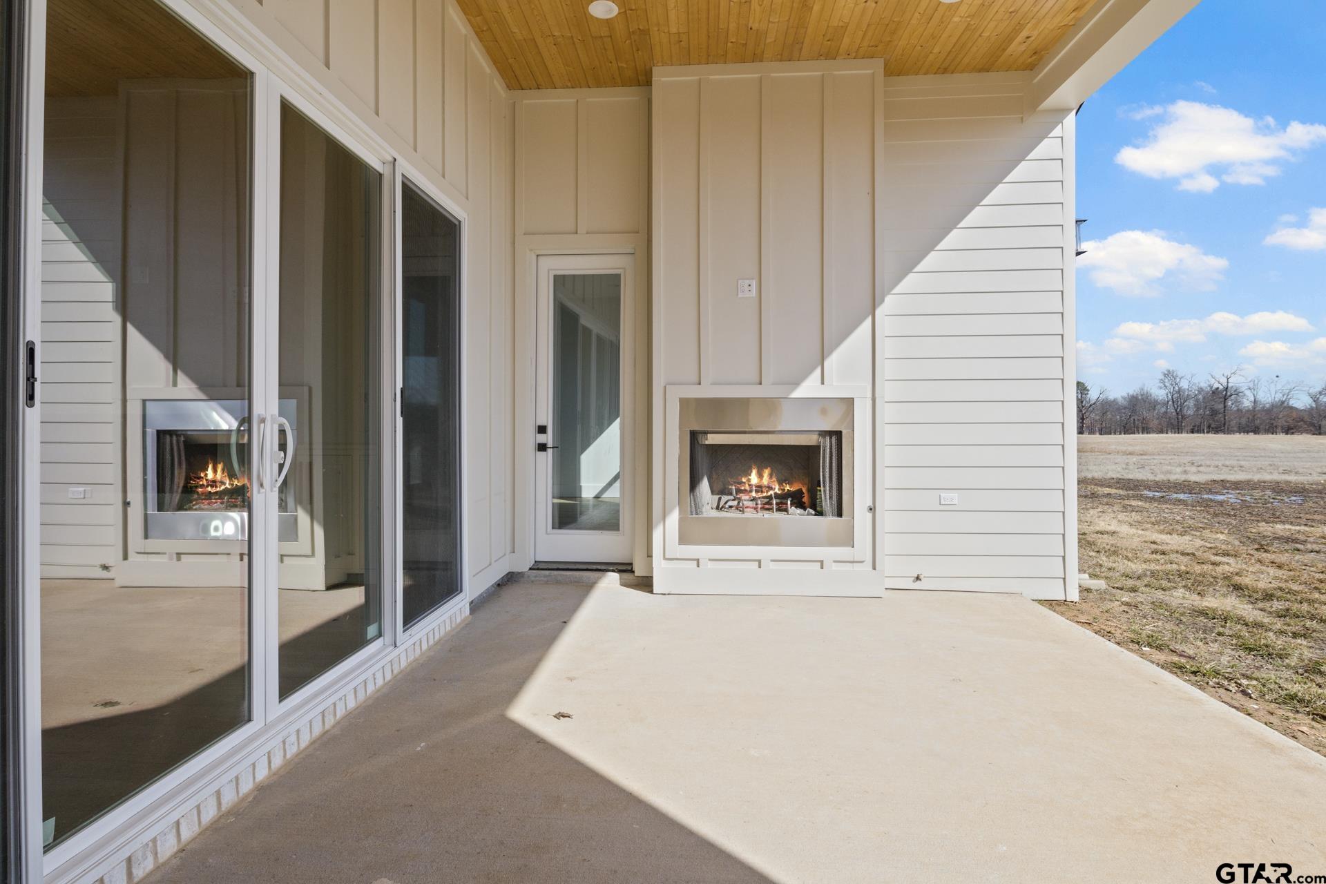 126 Private Road 2712