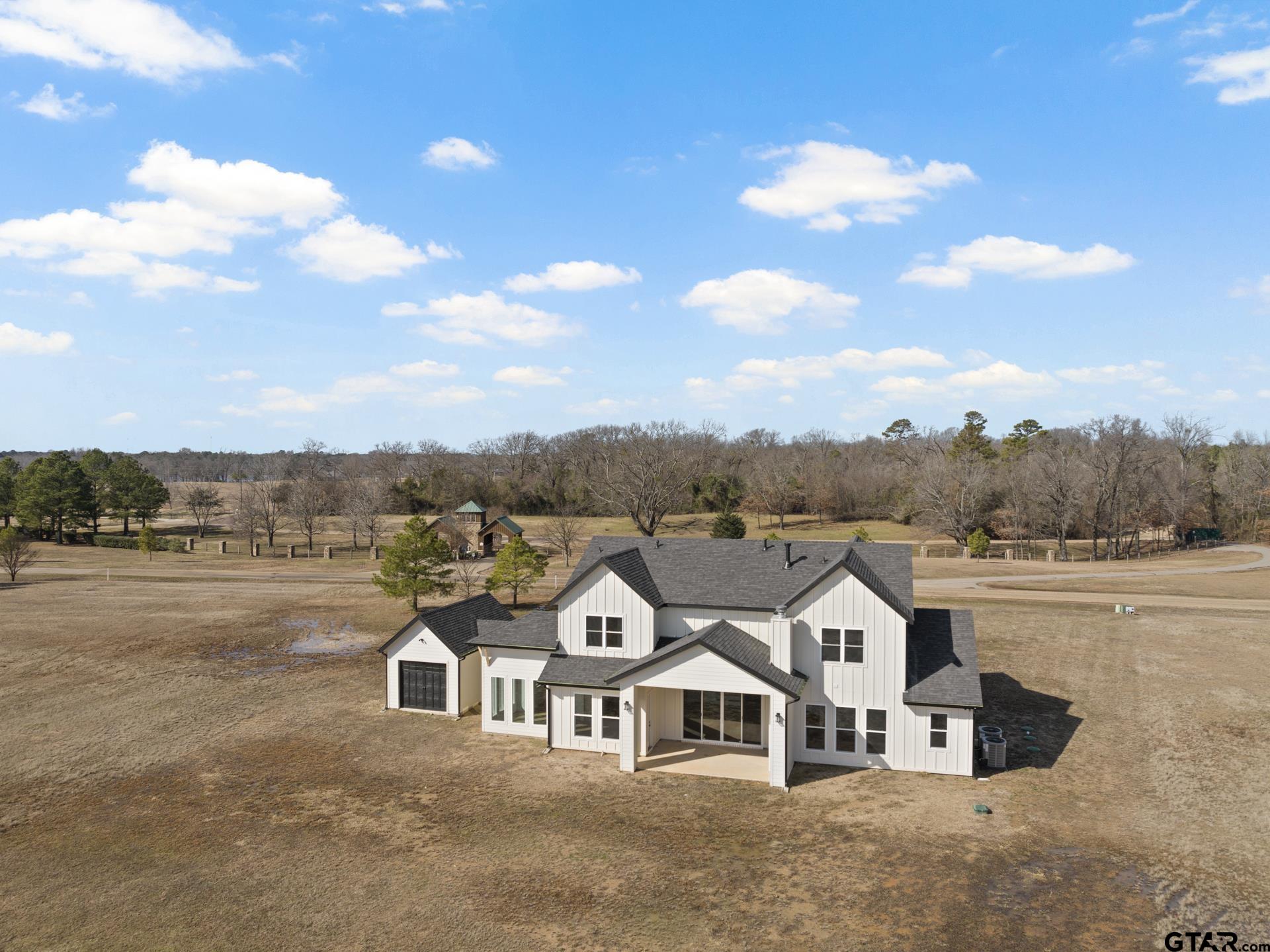 126 Private Road 2712