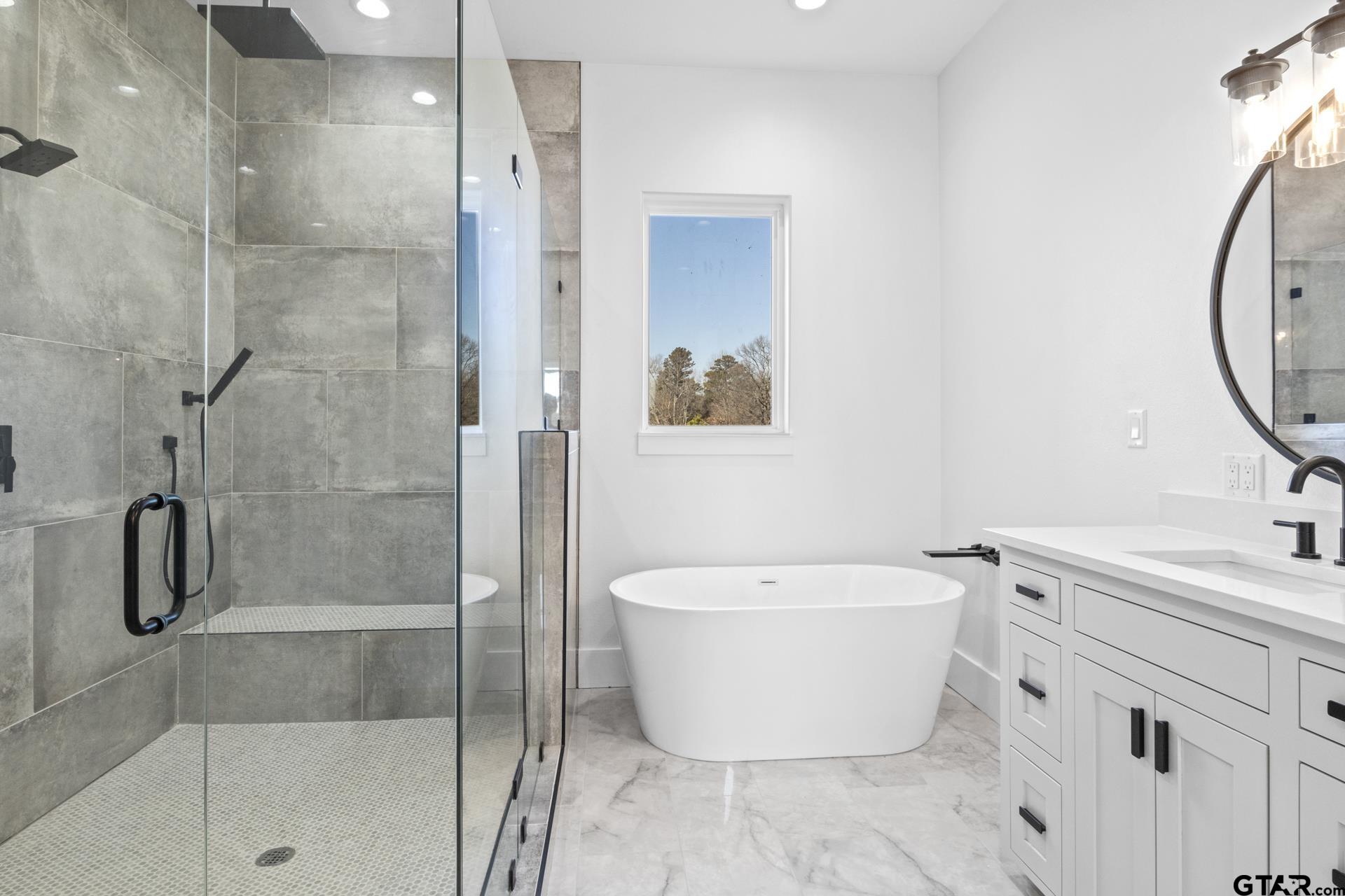 126 Private Road 2712