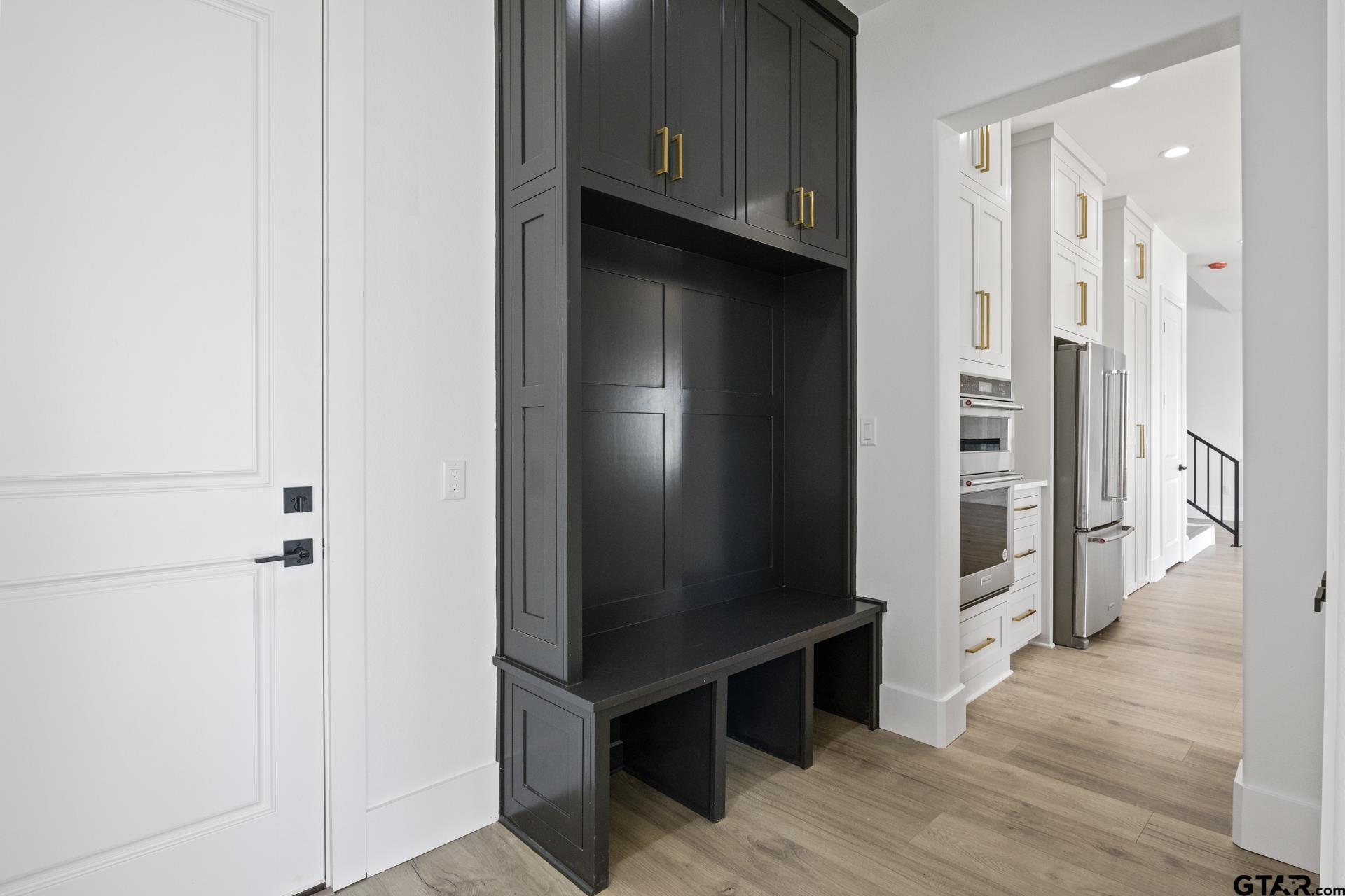 126 Private Road 2712