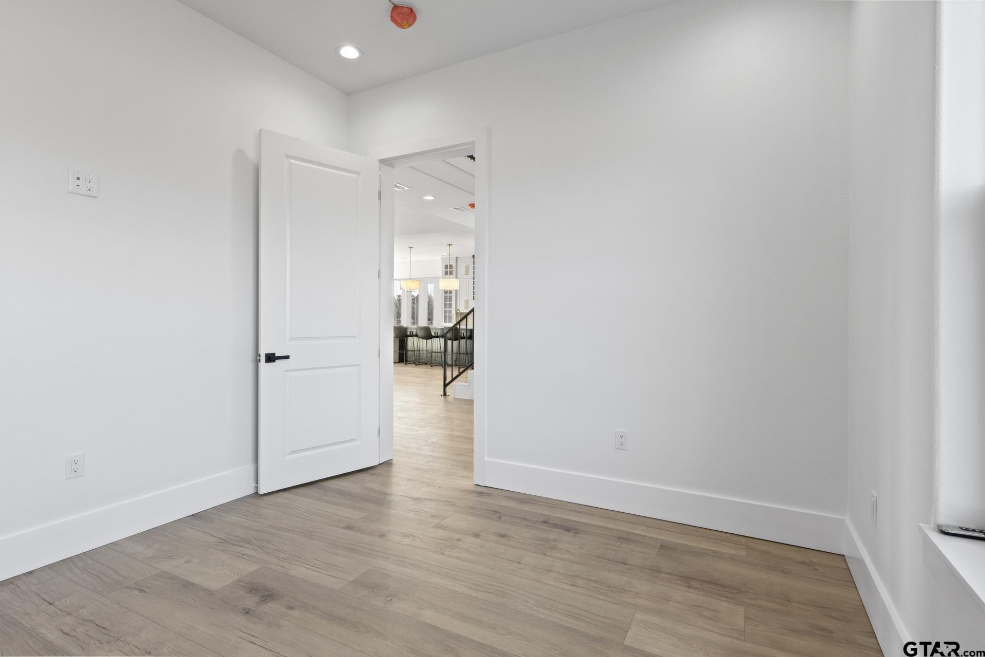 126 Private Road 2712