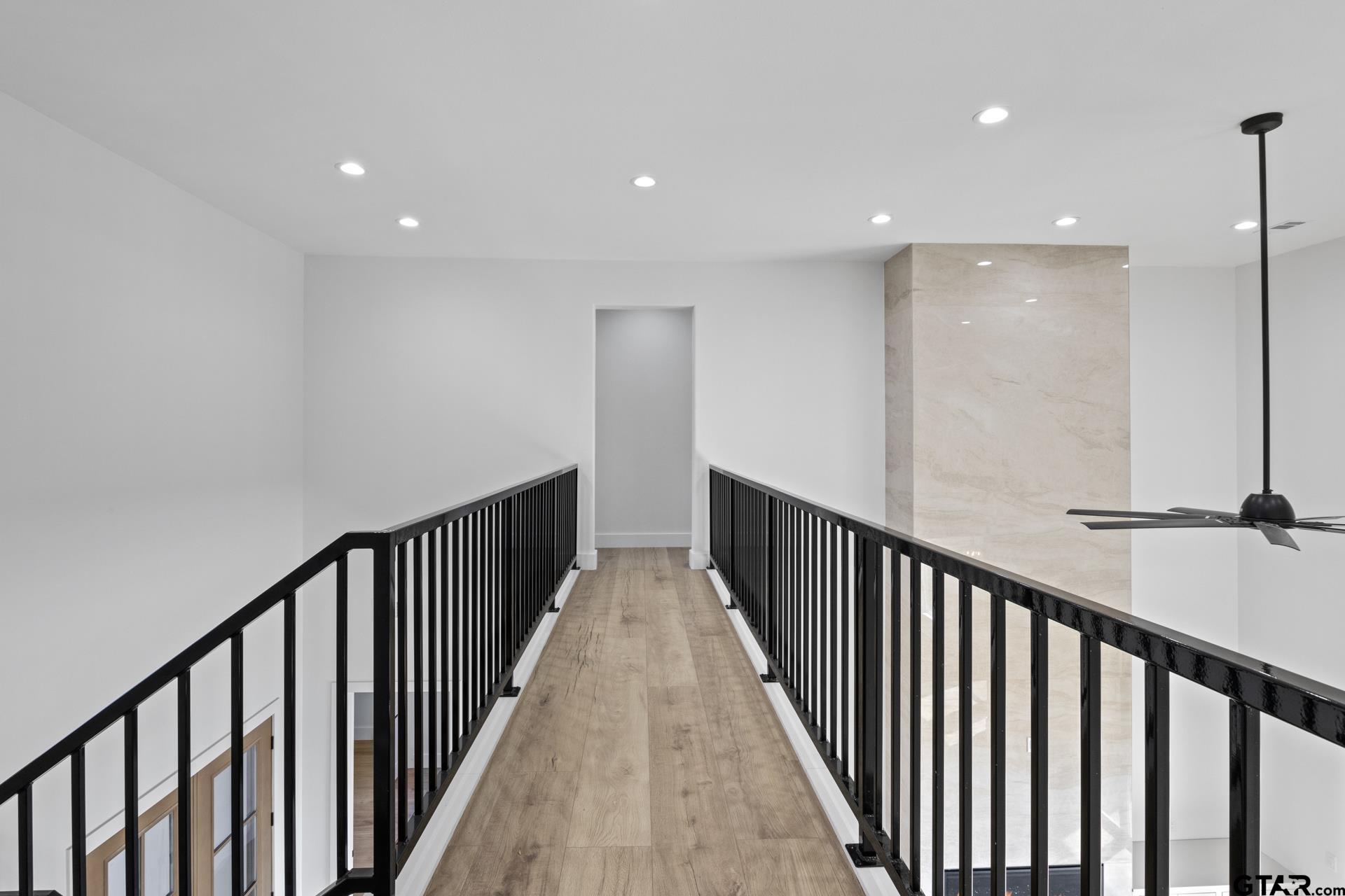 126 Private Road 2712