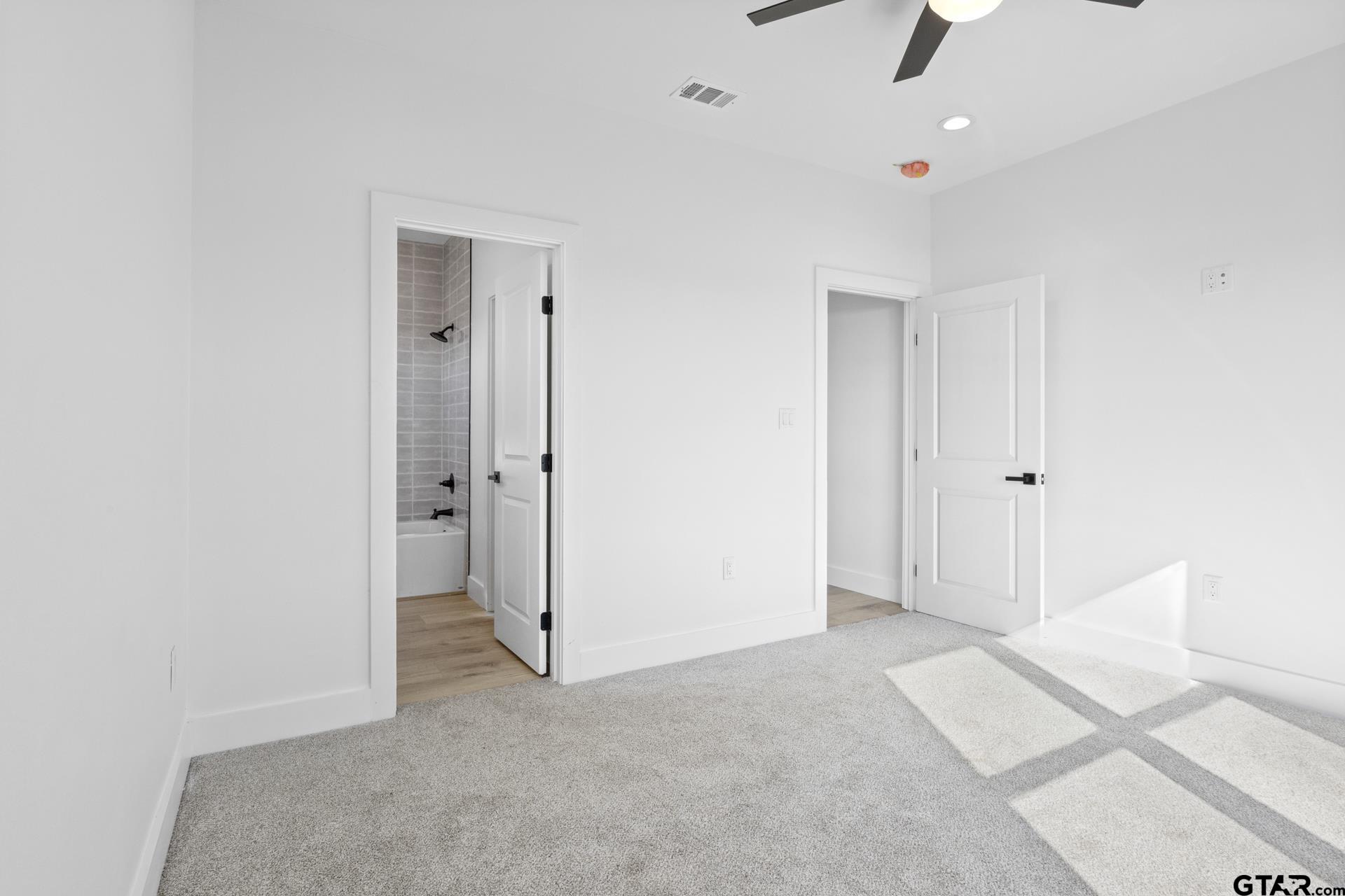 126 Private Road 2712