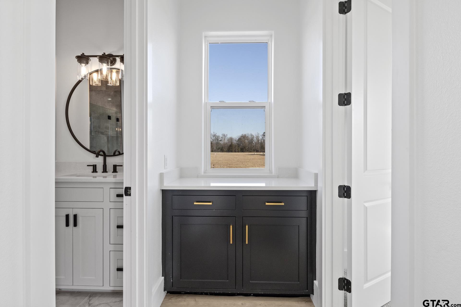 126 Private Road 2712