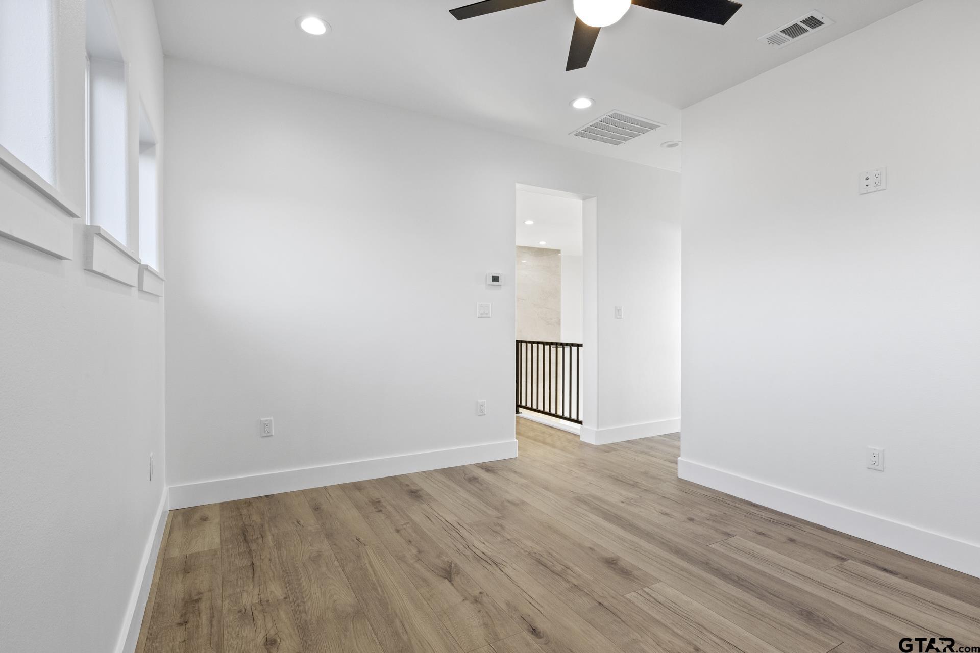 126 Private Road 2712