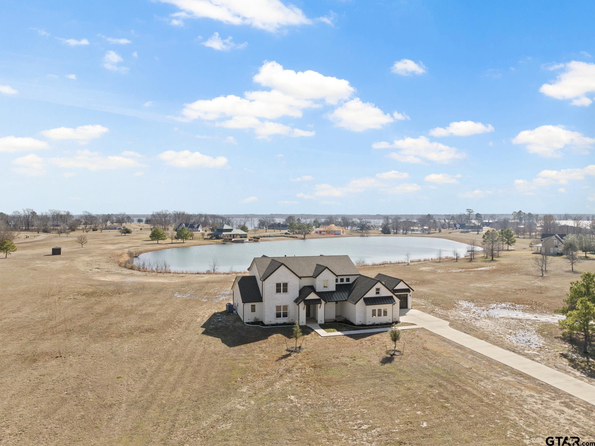 126 Private Road 2712