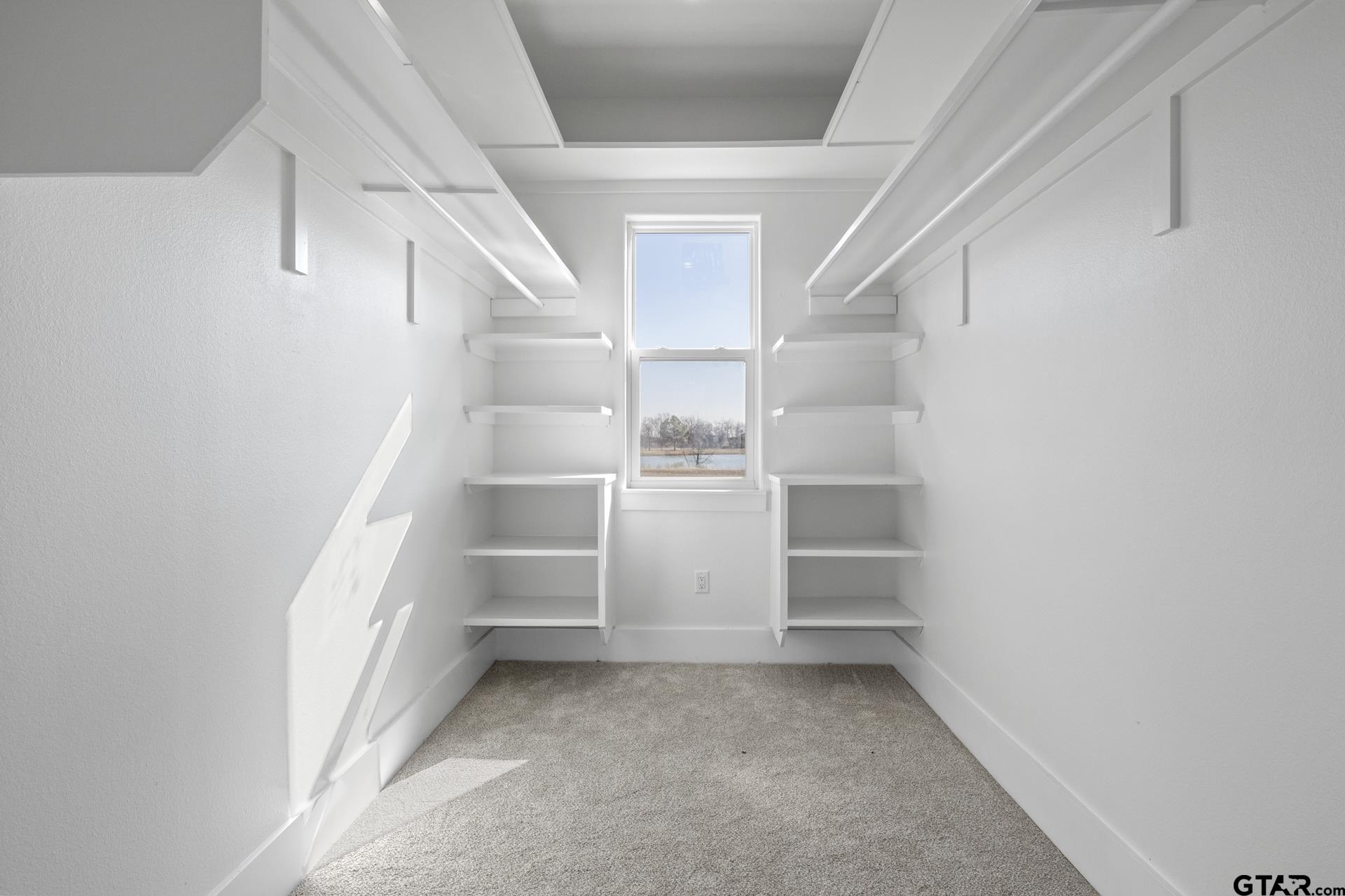 126 Private Road 2712