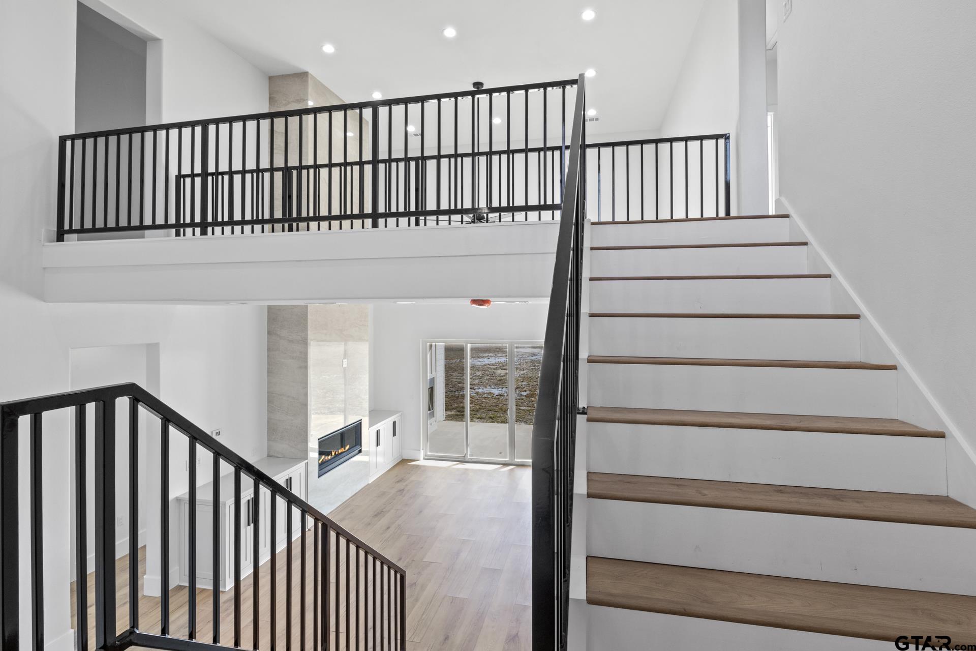 126 Private Road 2712