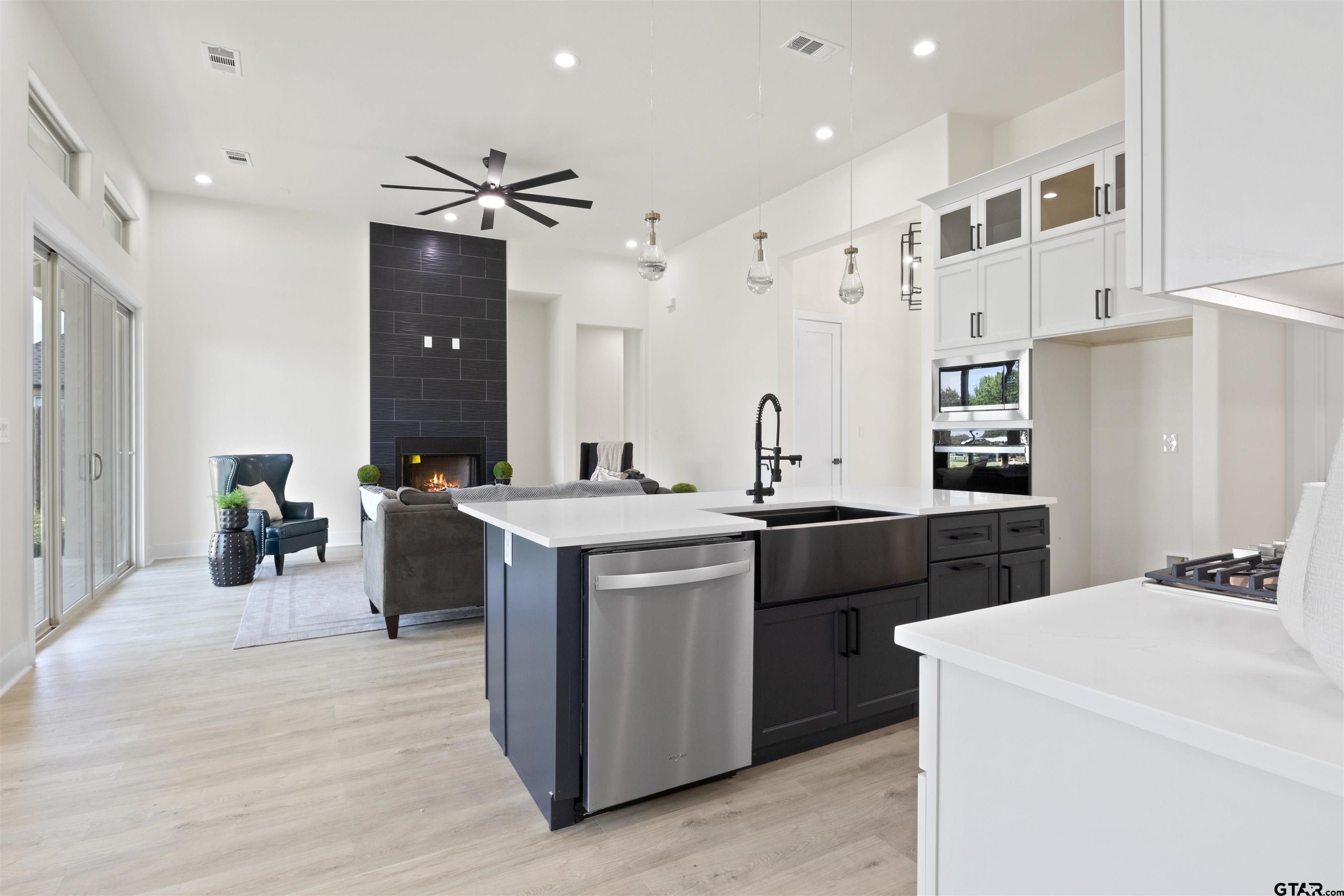 2705 Stone Briar