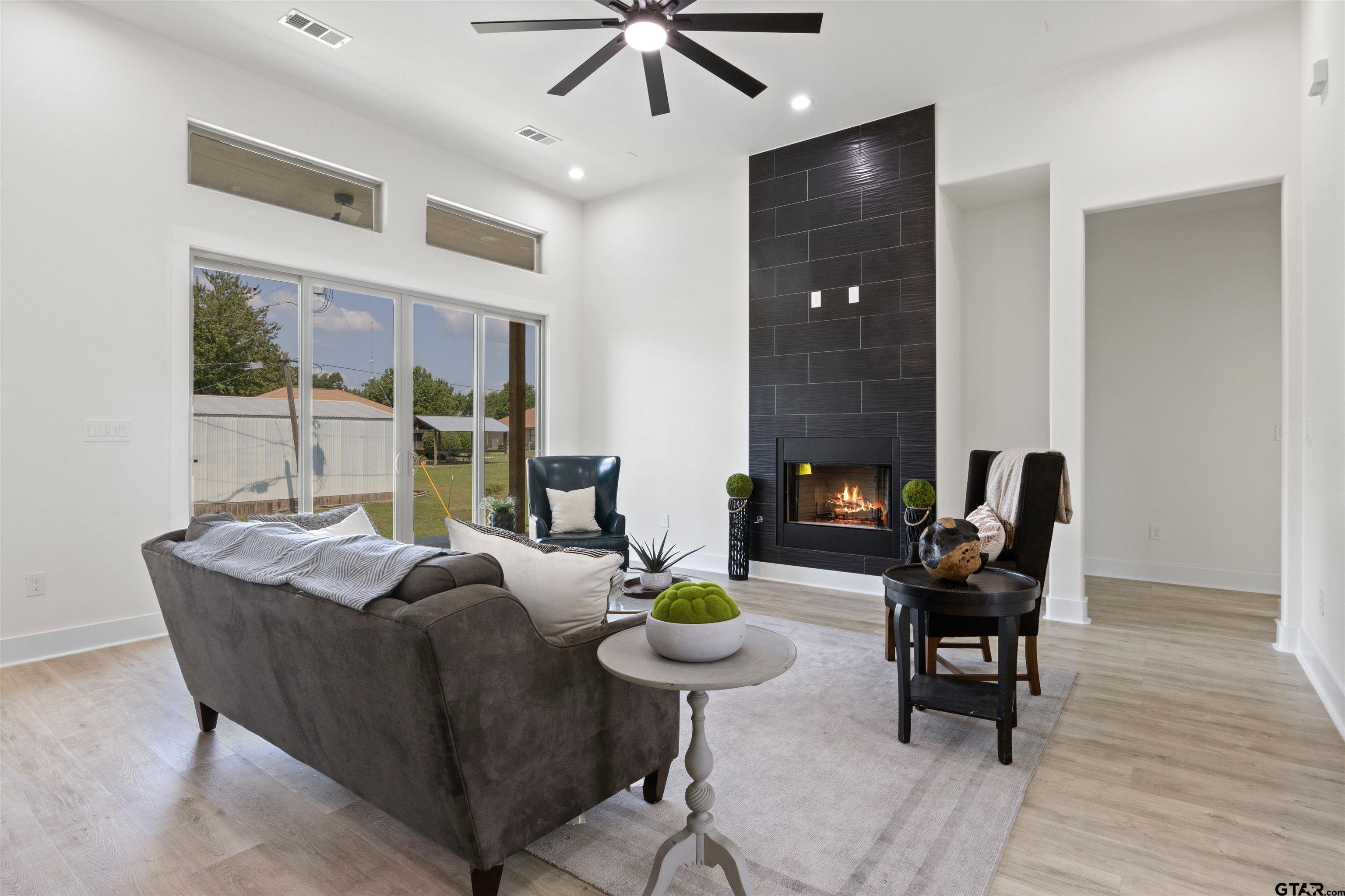 2705 Stone Briar