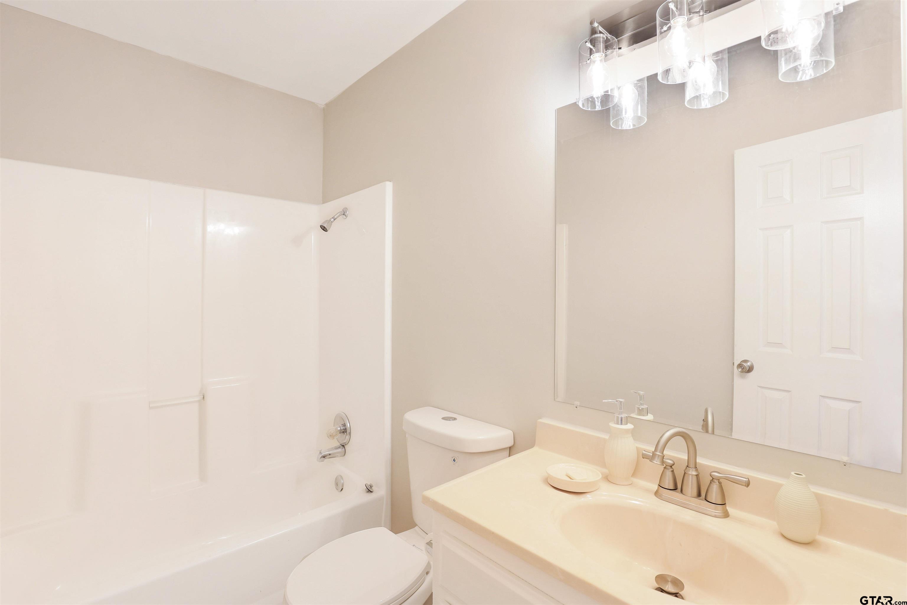 118 E G McMillan Way