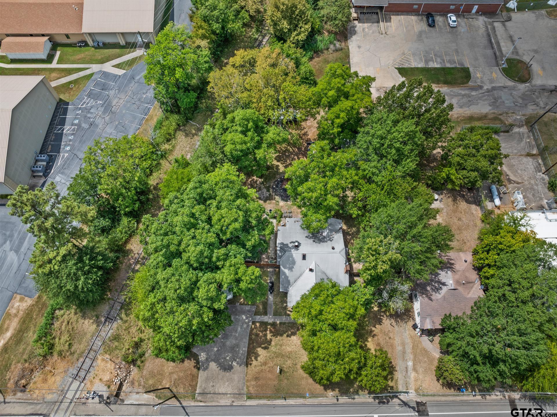 304 Holbrook
