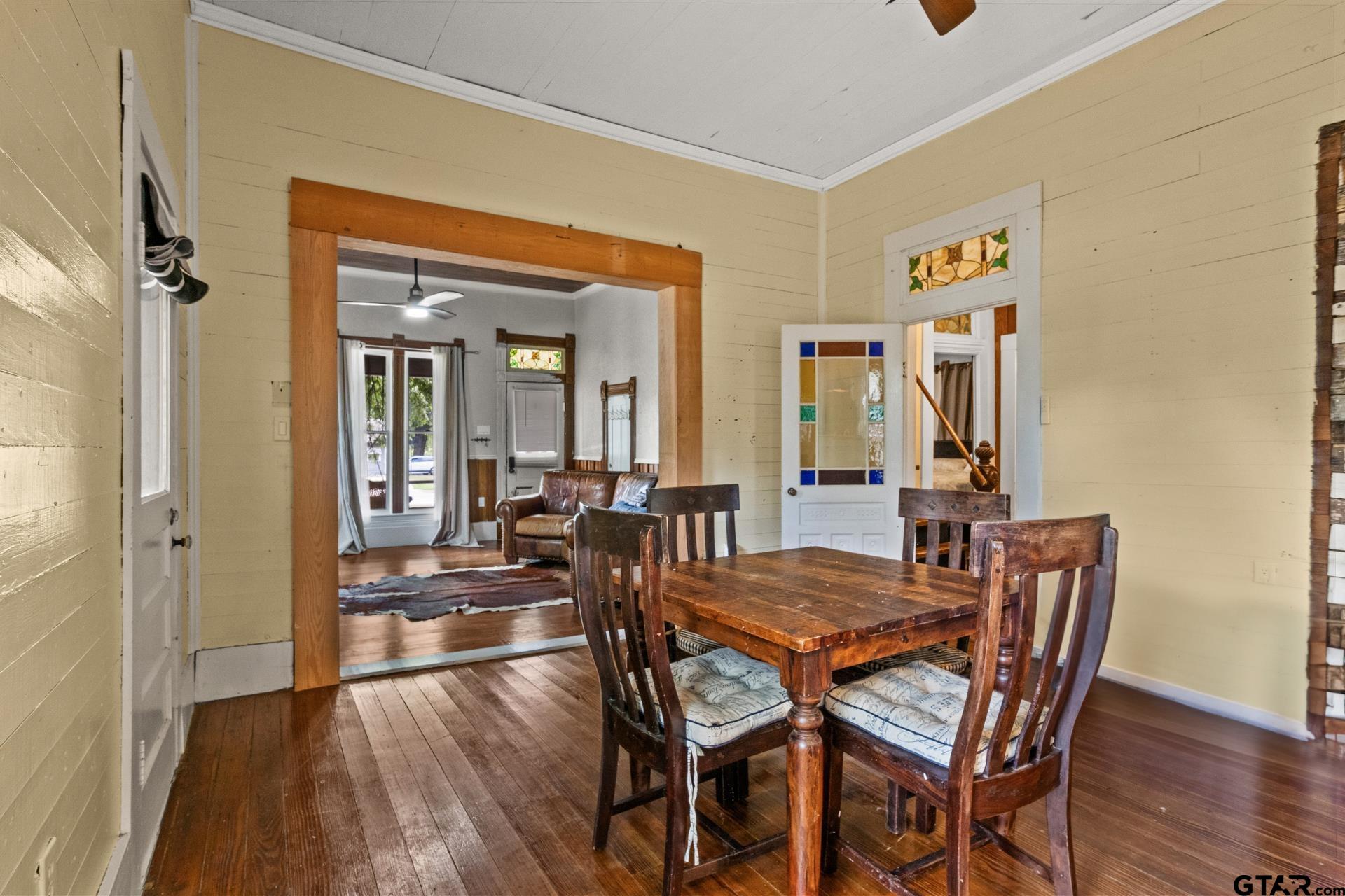 304 Holbrook