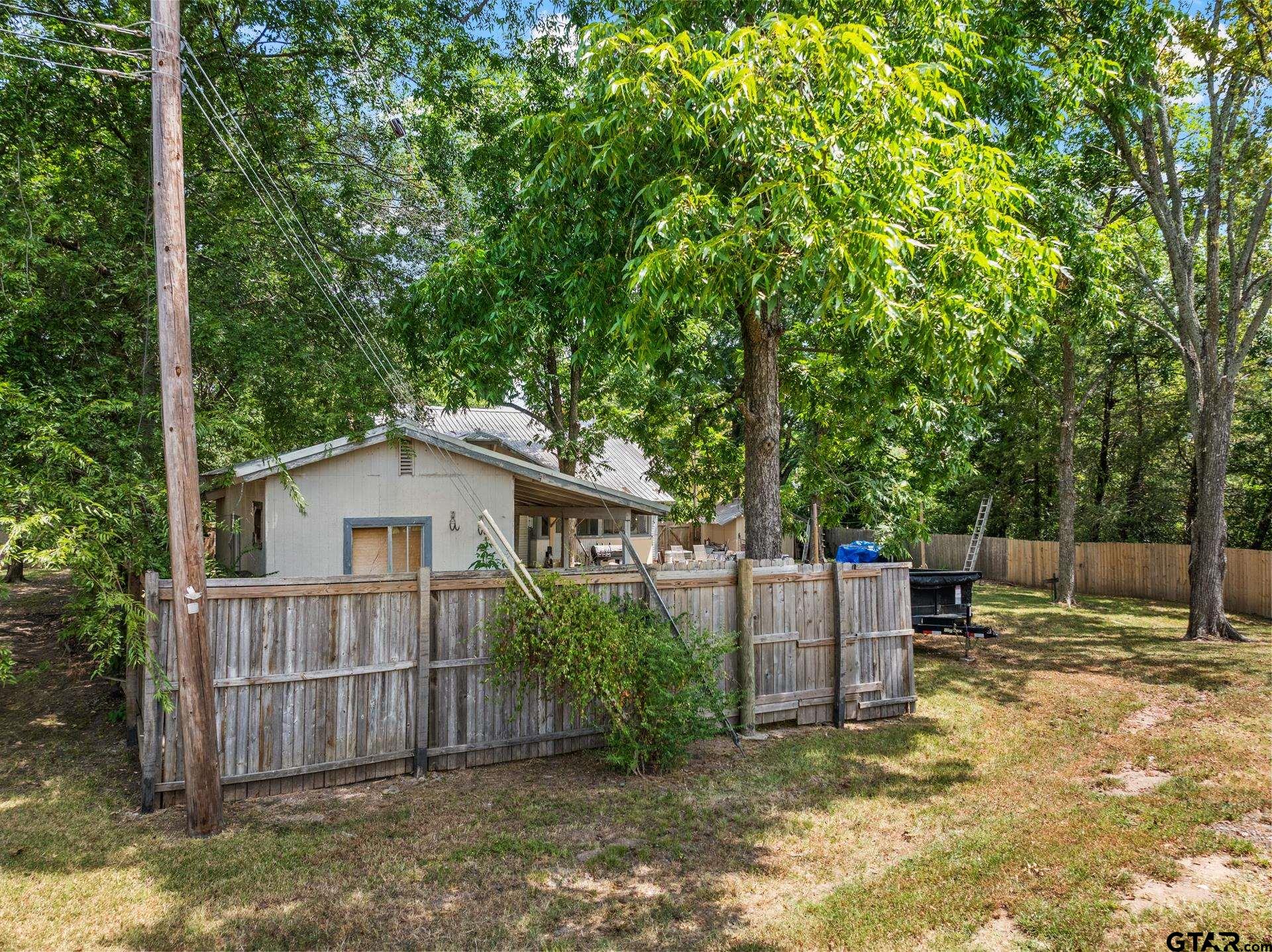 304 Holbrook