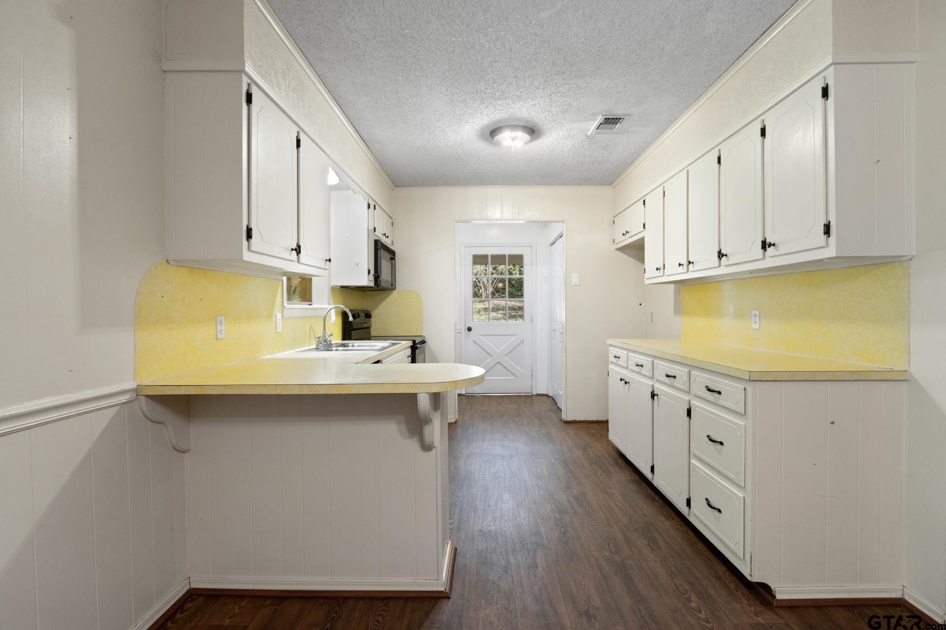 91 County Road 2108