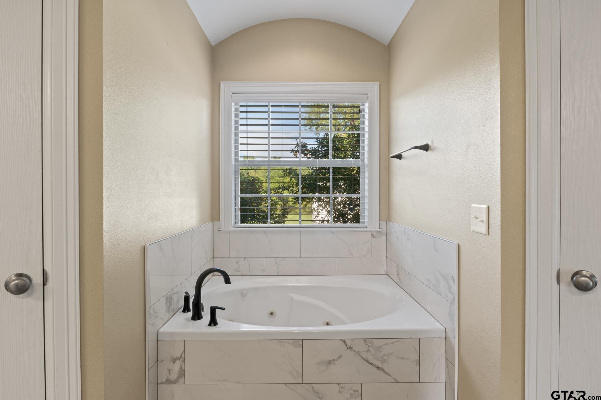 299 Private Road 54166