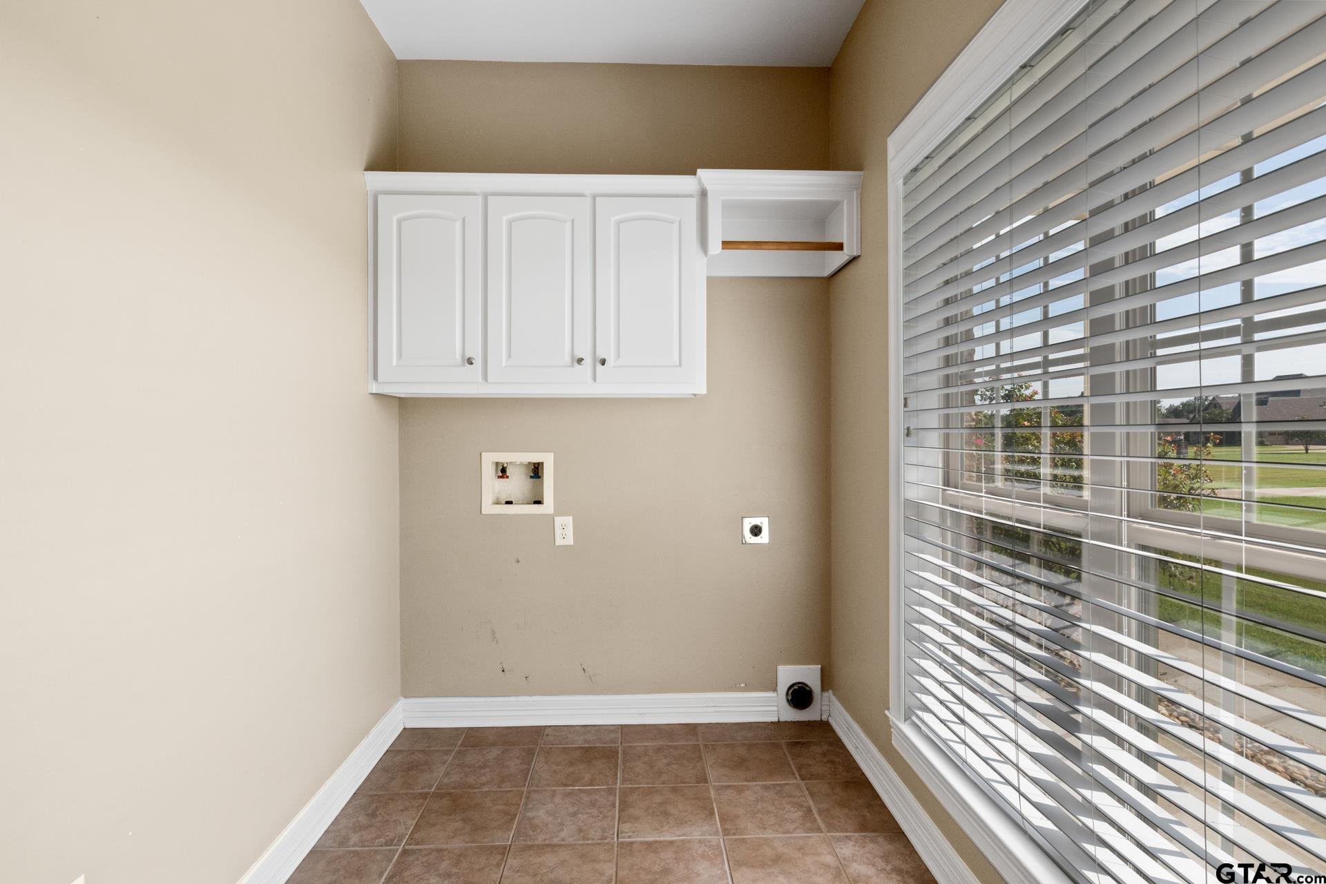299 Private Road 54166