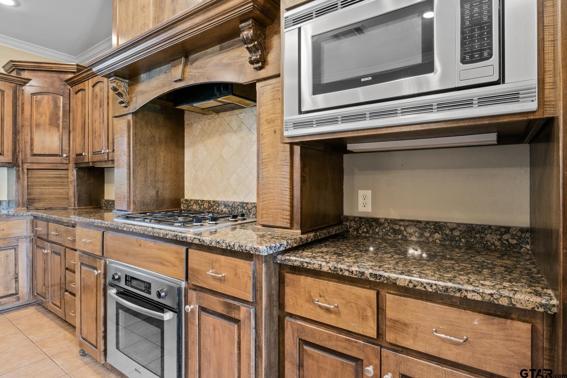 299 Private Road 54166