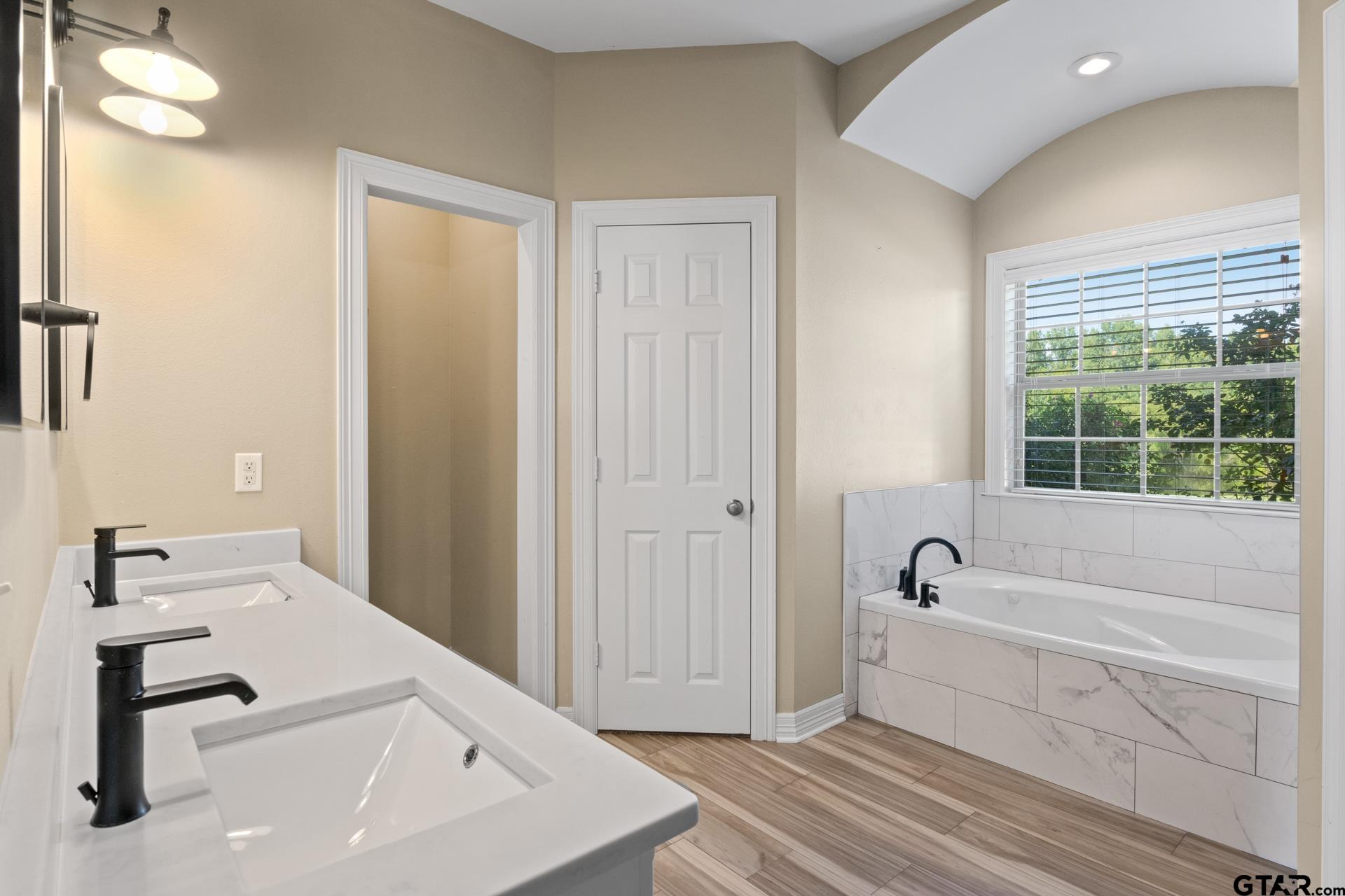 299 Private Road 54166
