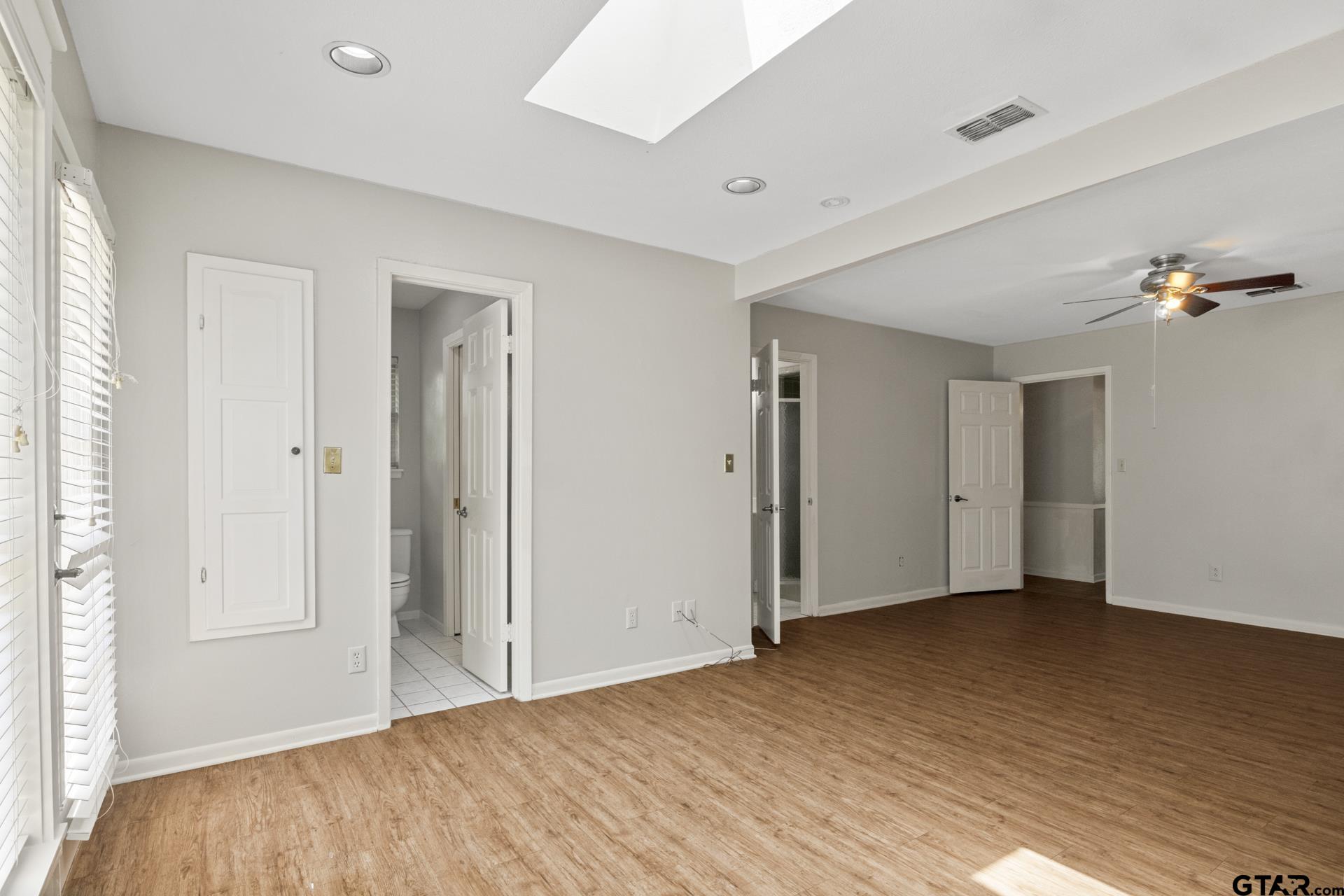 909 Elizabeth St