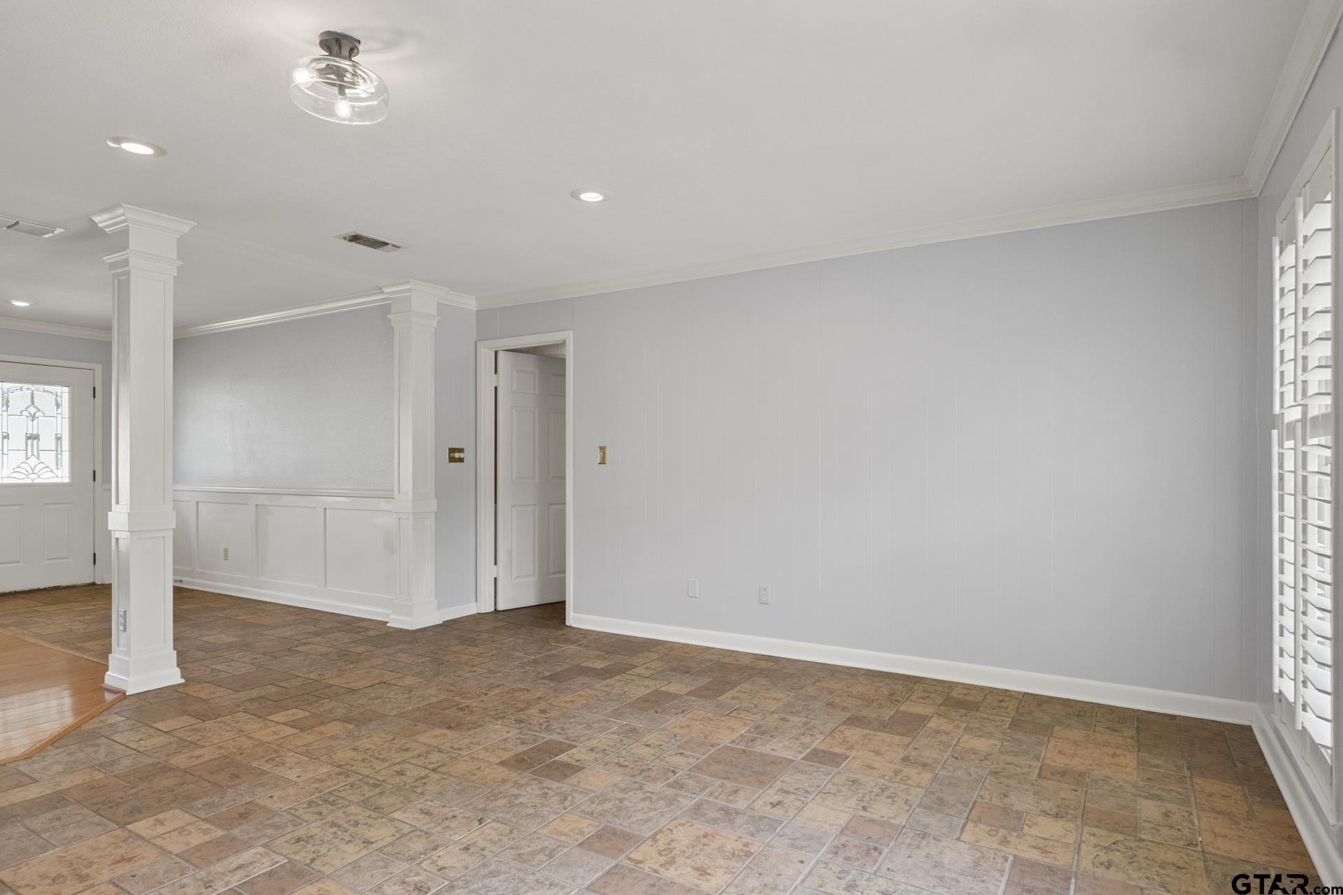 909 Elizabeth St