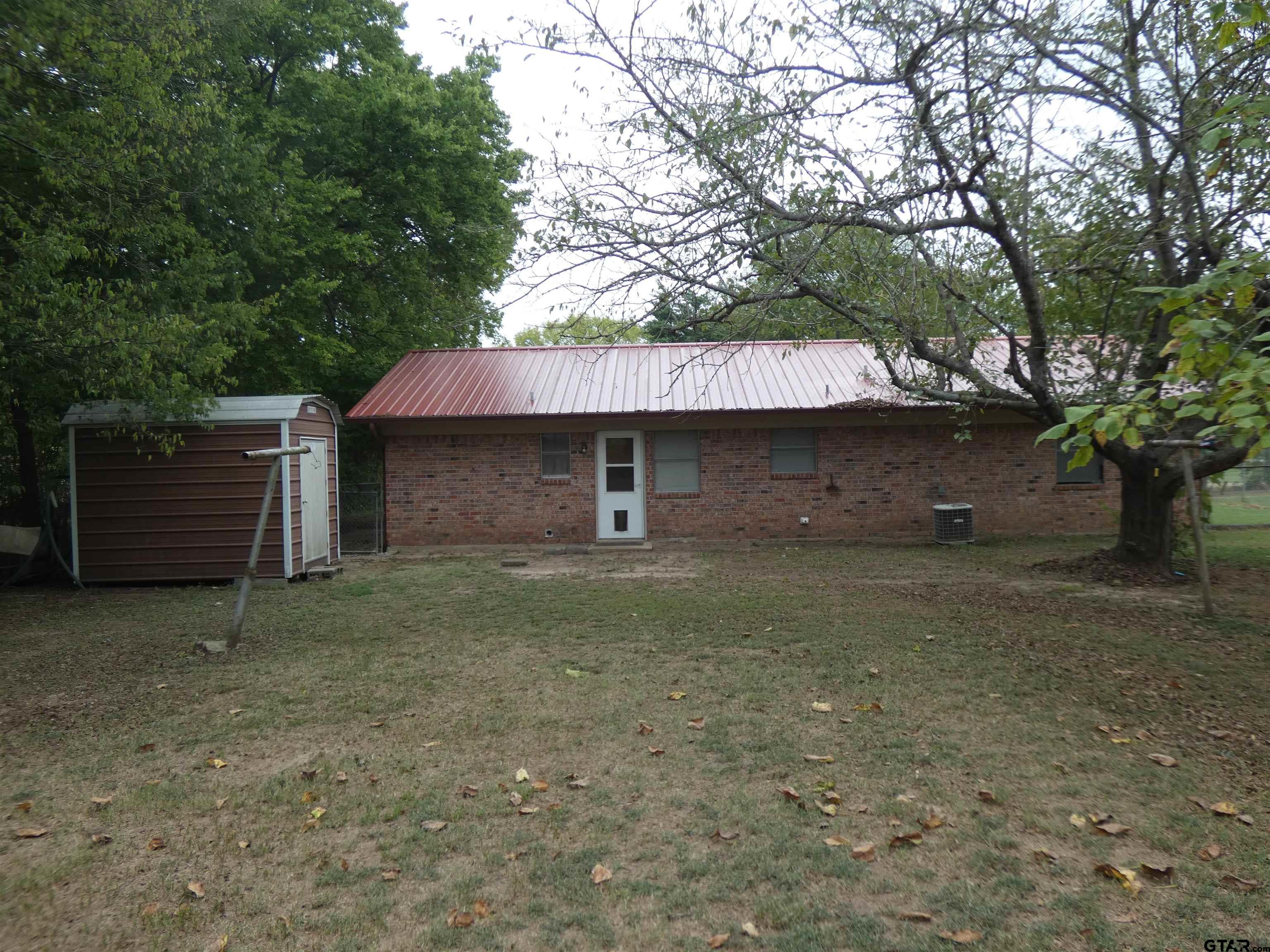 205 E Wilson
