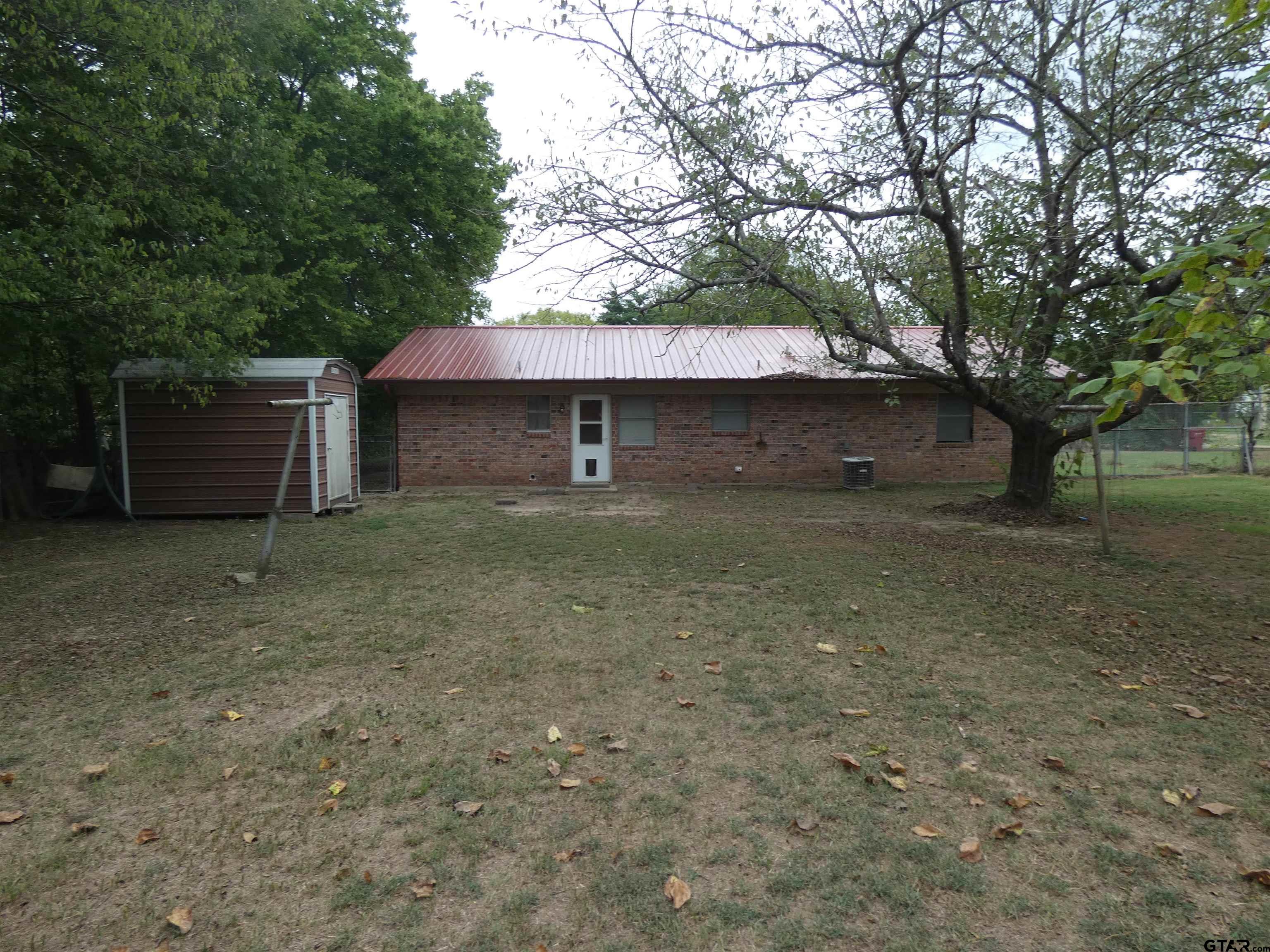 205 E Wilson