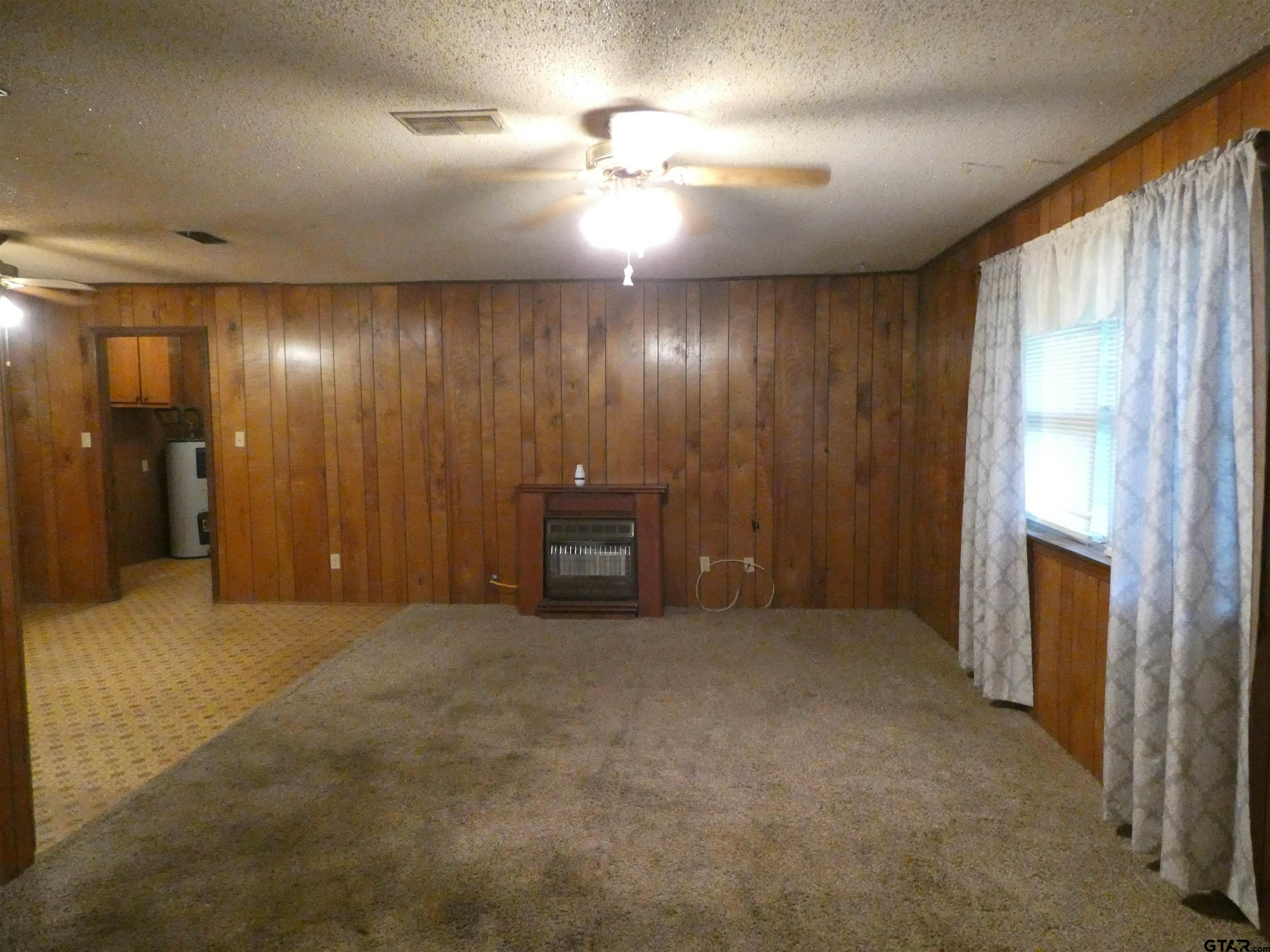 205 E Wilson