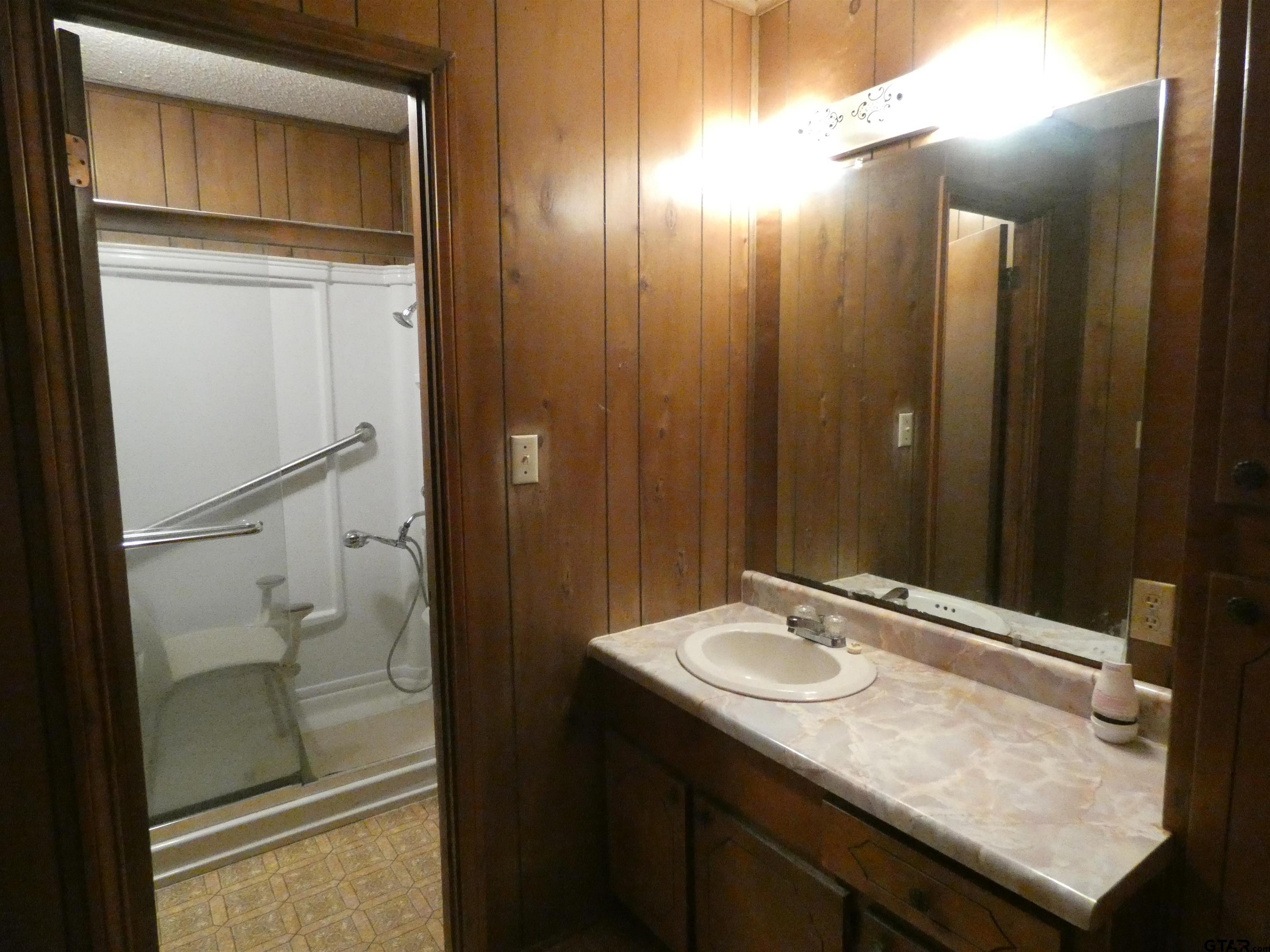 205 E Wilson