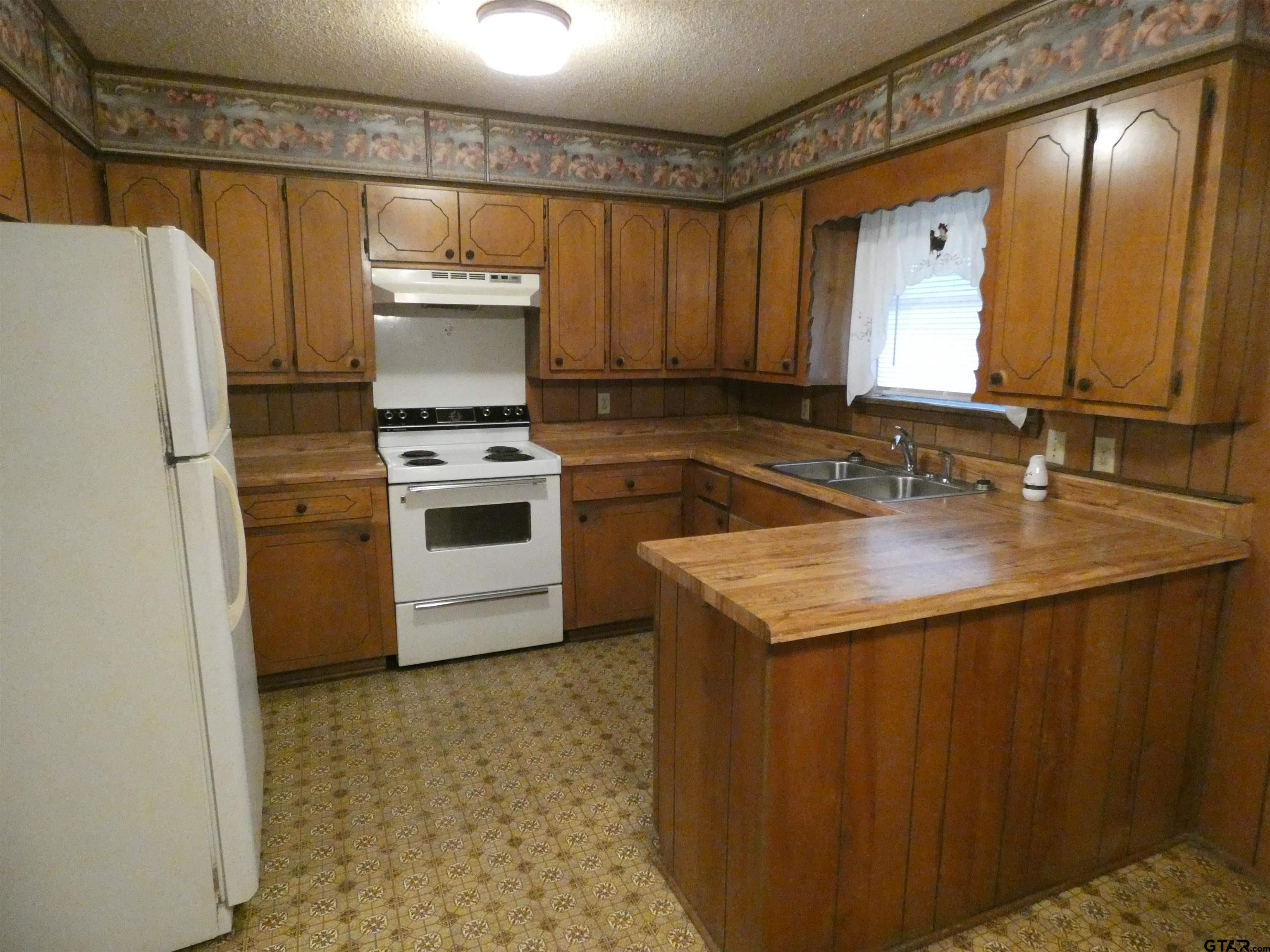 205 E Wilson
