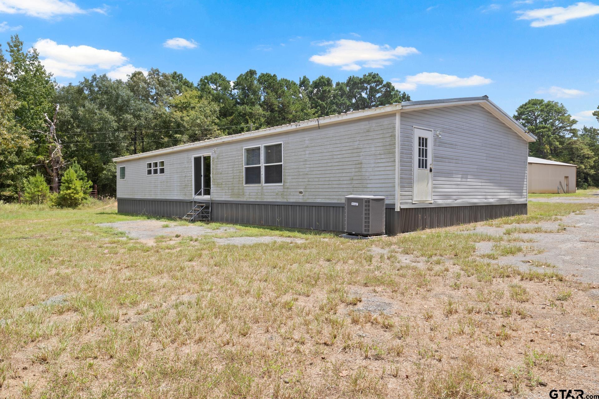 5659 FM 1735