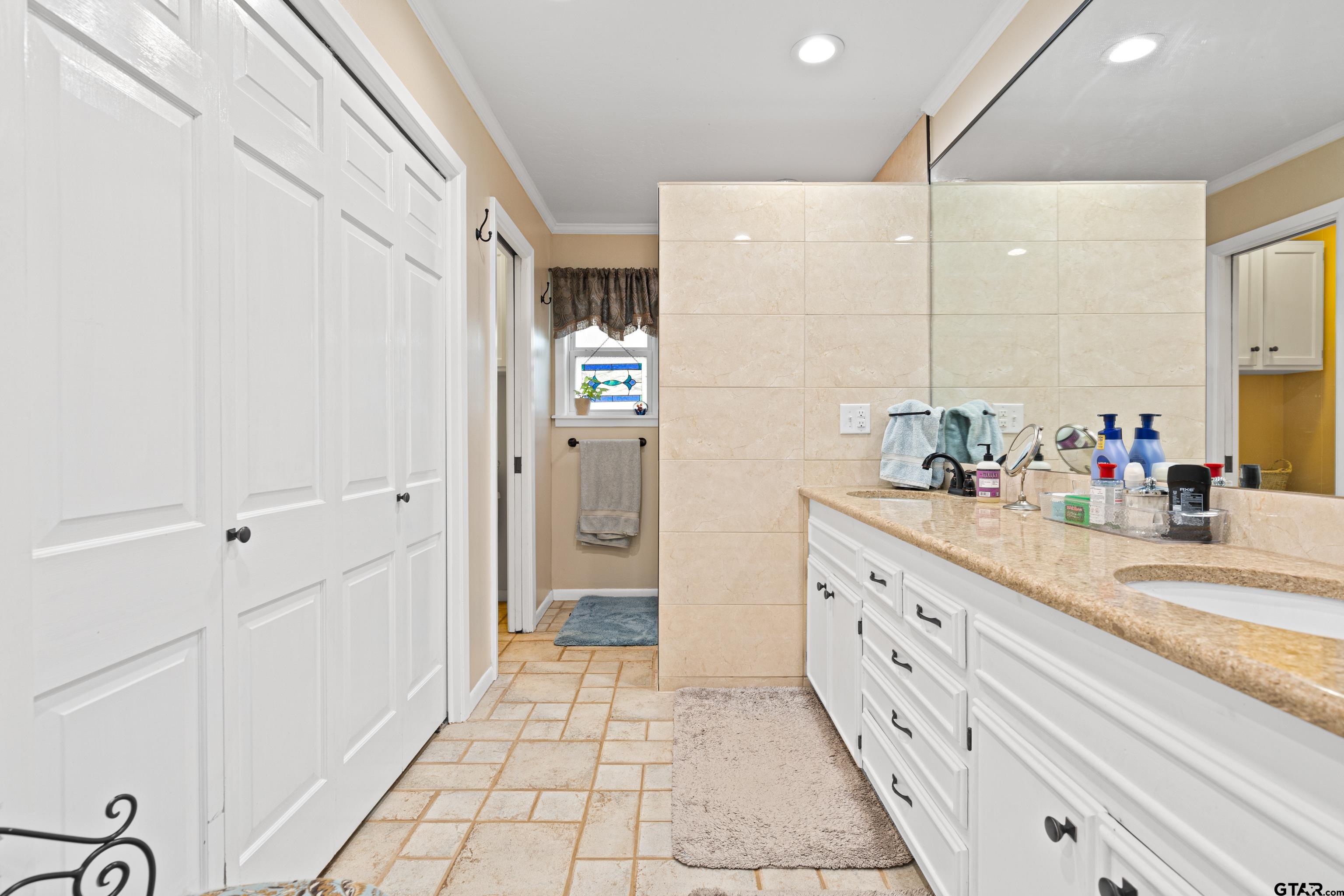 125 Private Road 3180