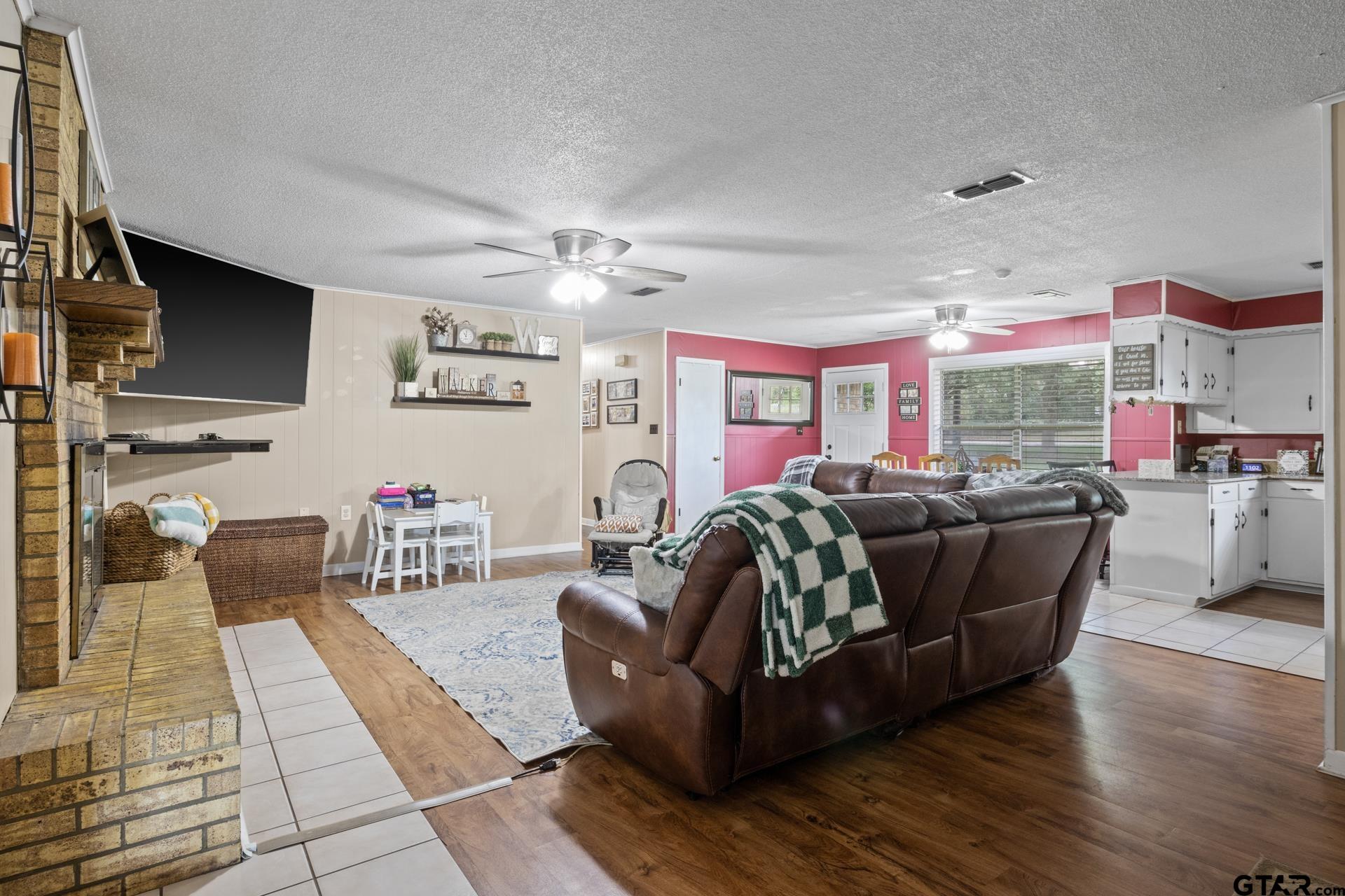 1200 Donna St