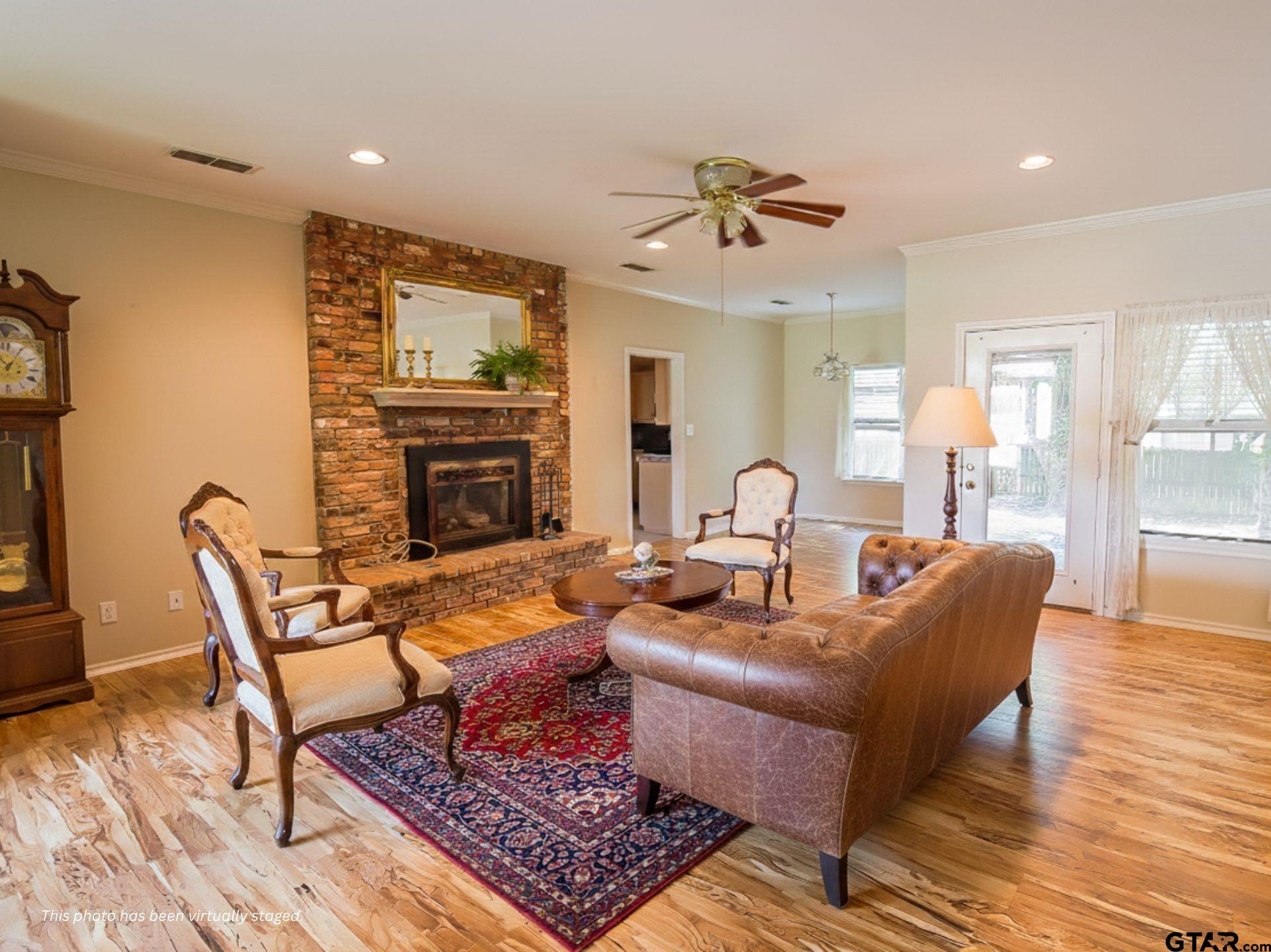 607 Mustang Dr