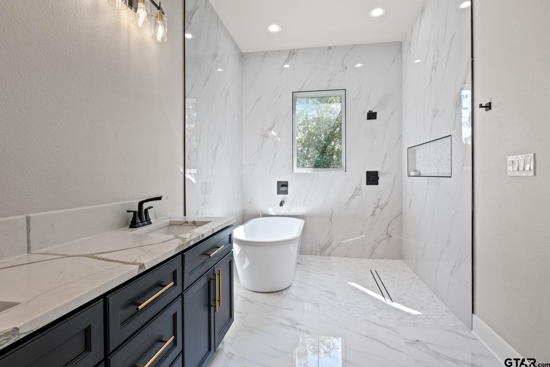 2732 Stone Hedge