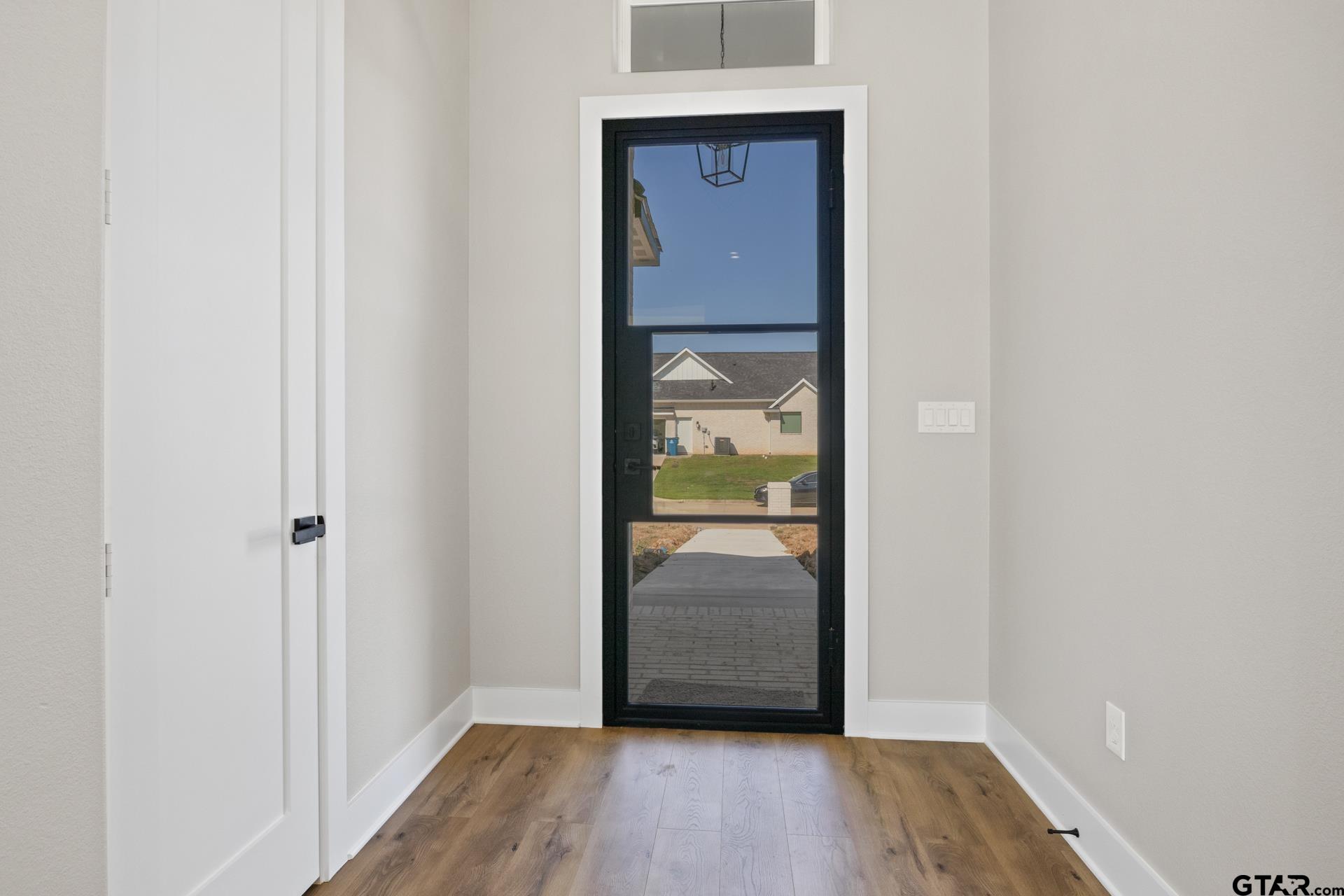 2732 Stone Hedge