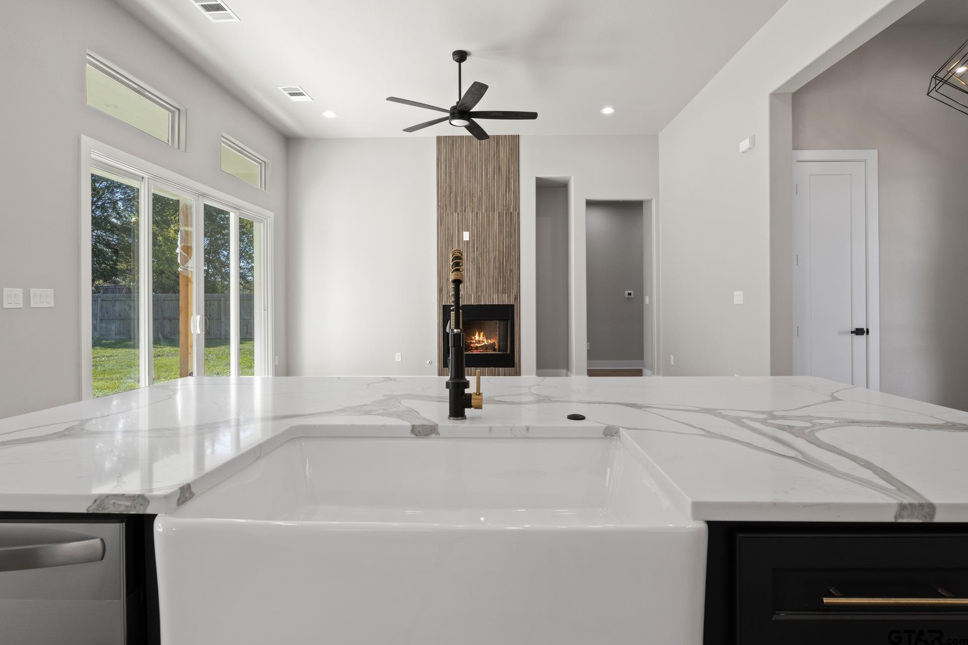 2732 Stone Hedge