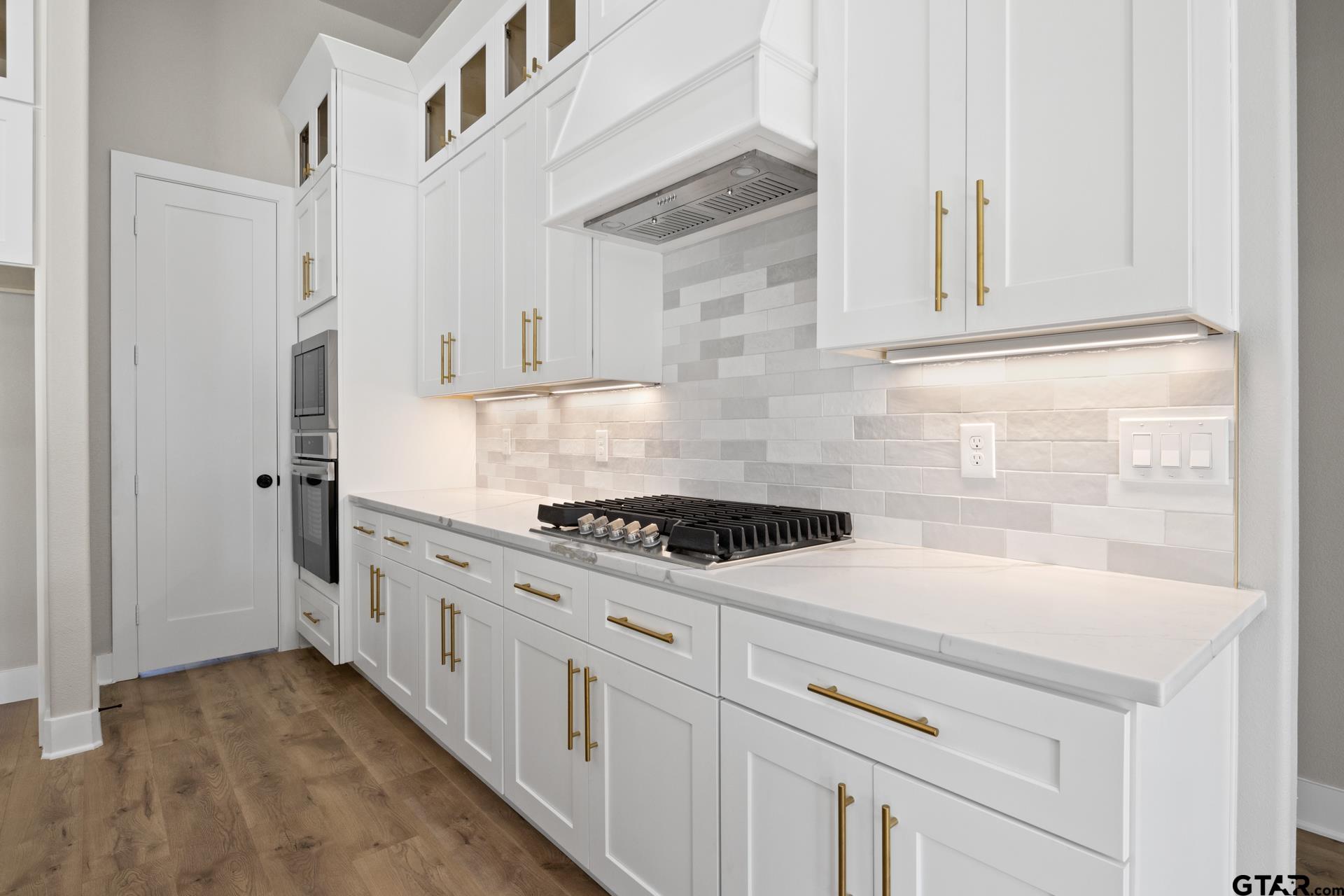 2732 Stone Hedge
