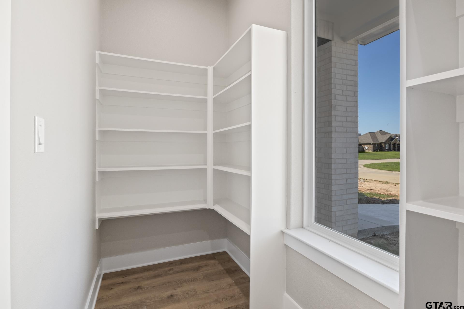2732 Stone Hedge