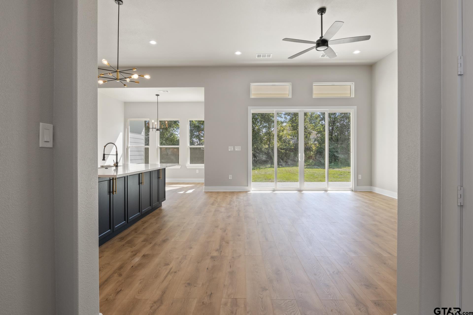 2732 Stone Hedge