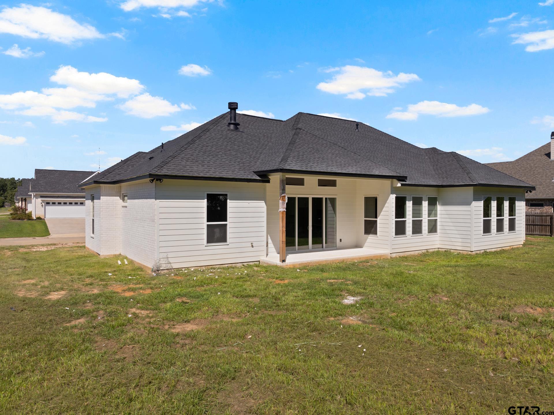 2732 Stone Hedge