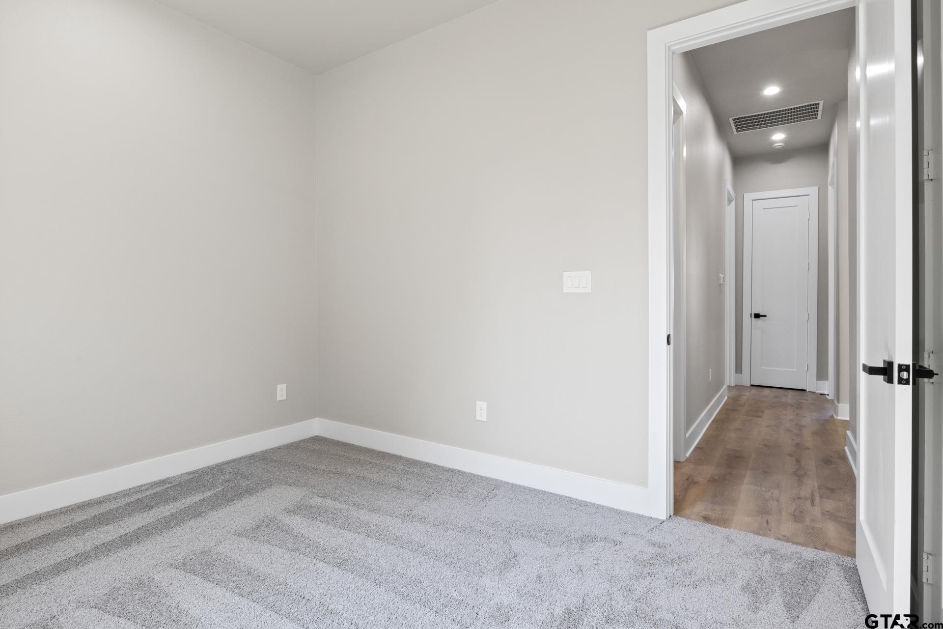 2732 Stone Hedge