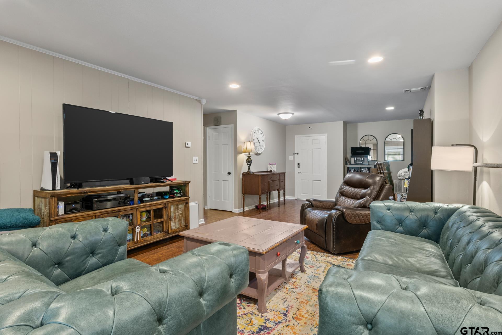 1503 Williams Ave